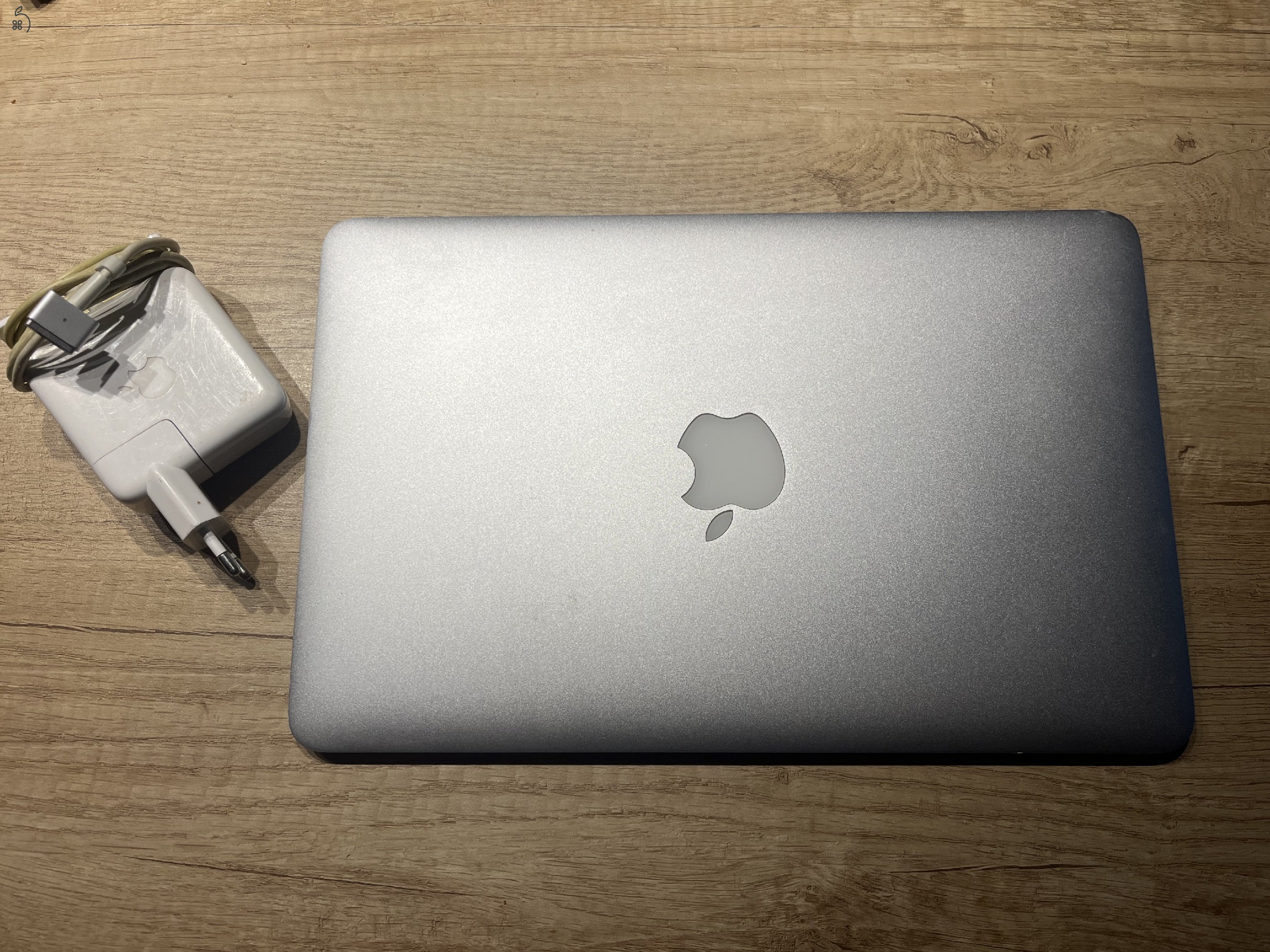 MacBook Air Core i5, 1.3 11”használtan eladó