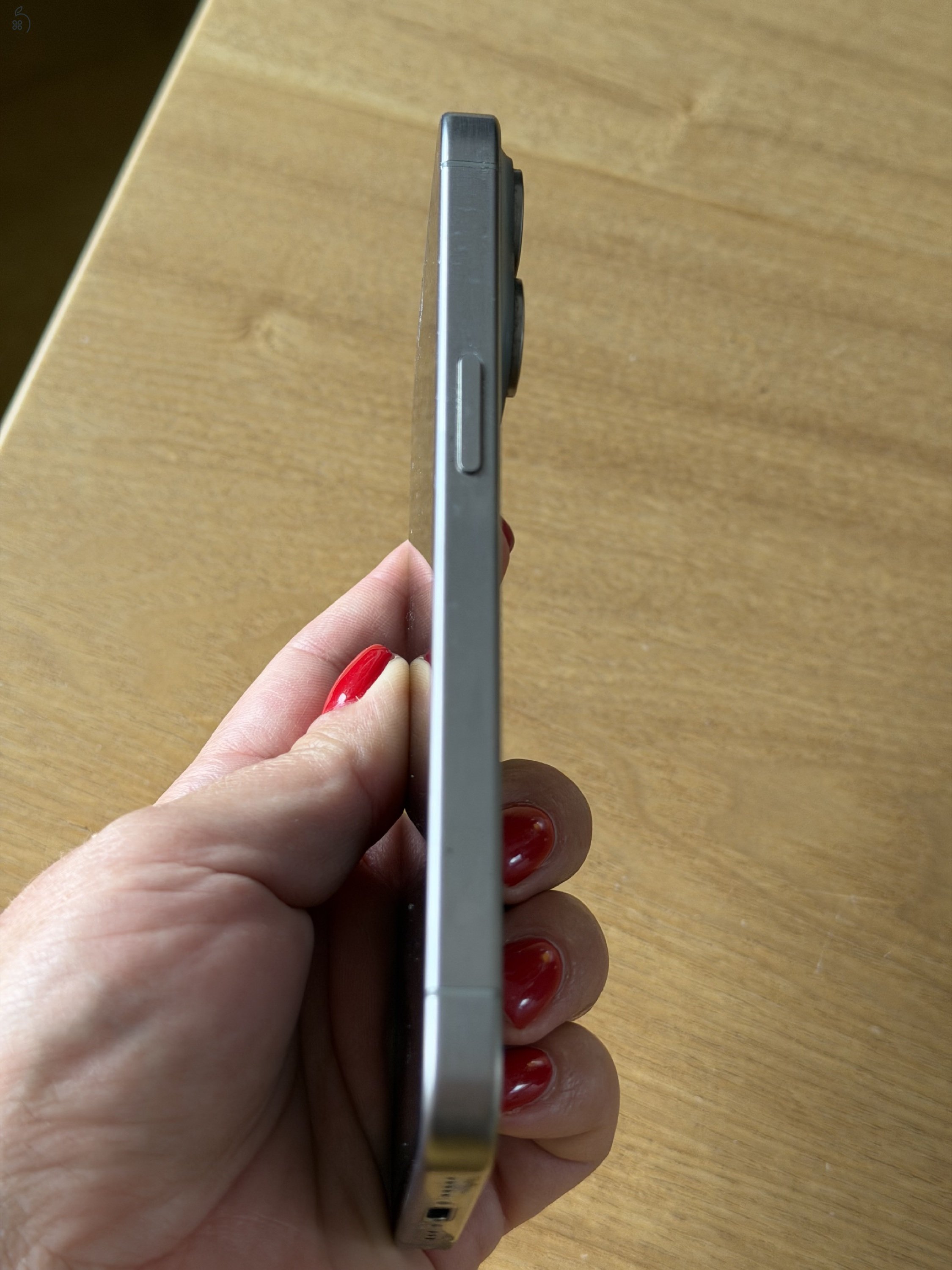 Használt, enyhén sérült előlap,  512GB