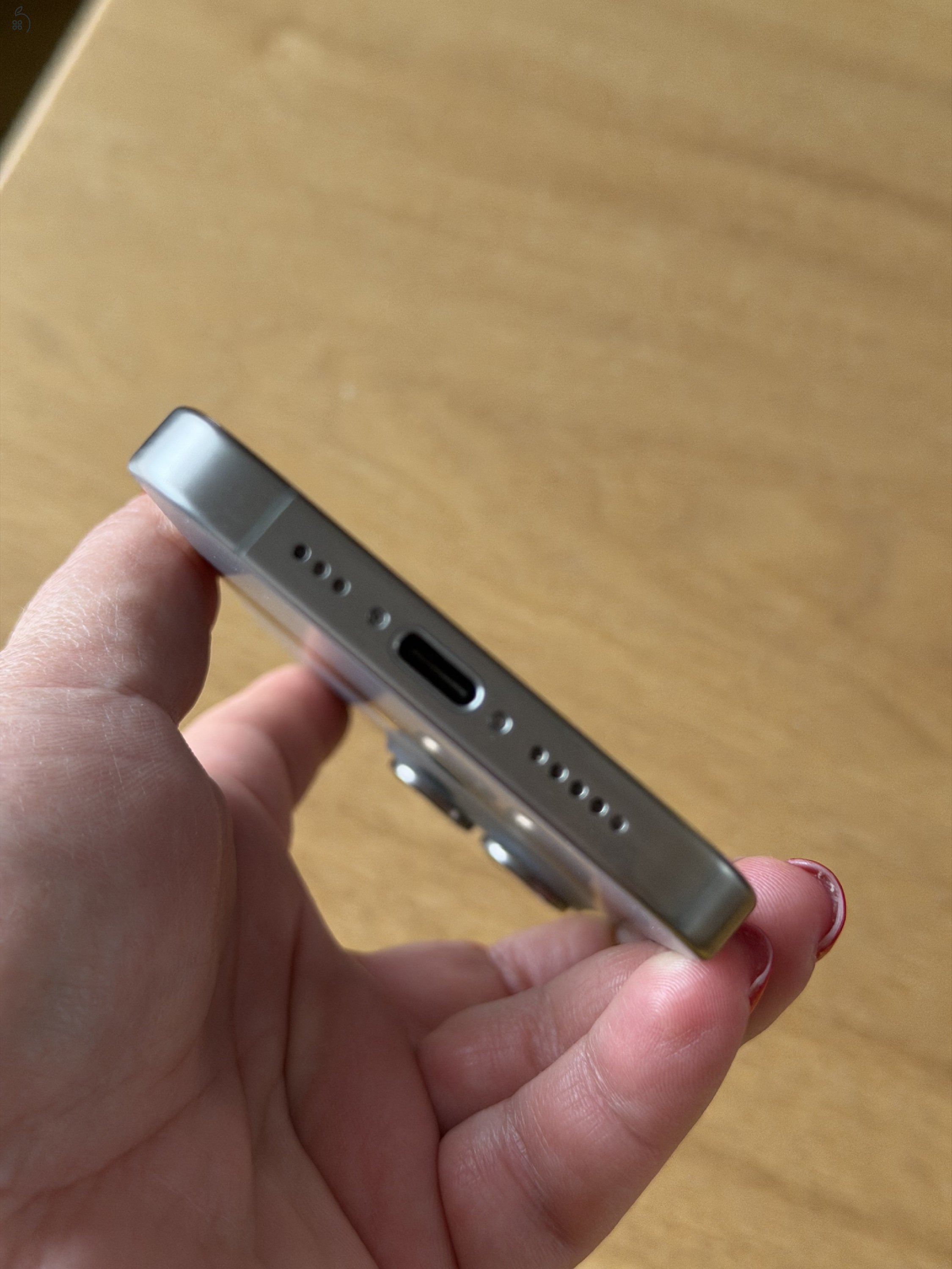 Használt, enyhén sérült előlap,  512GB