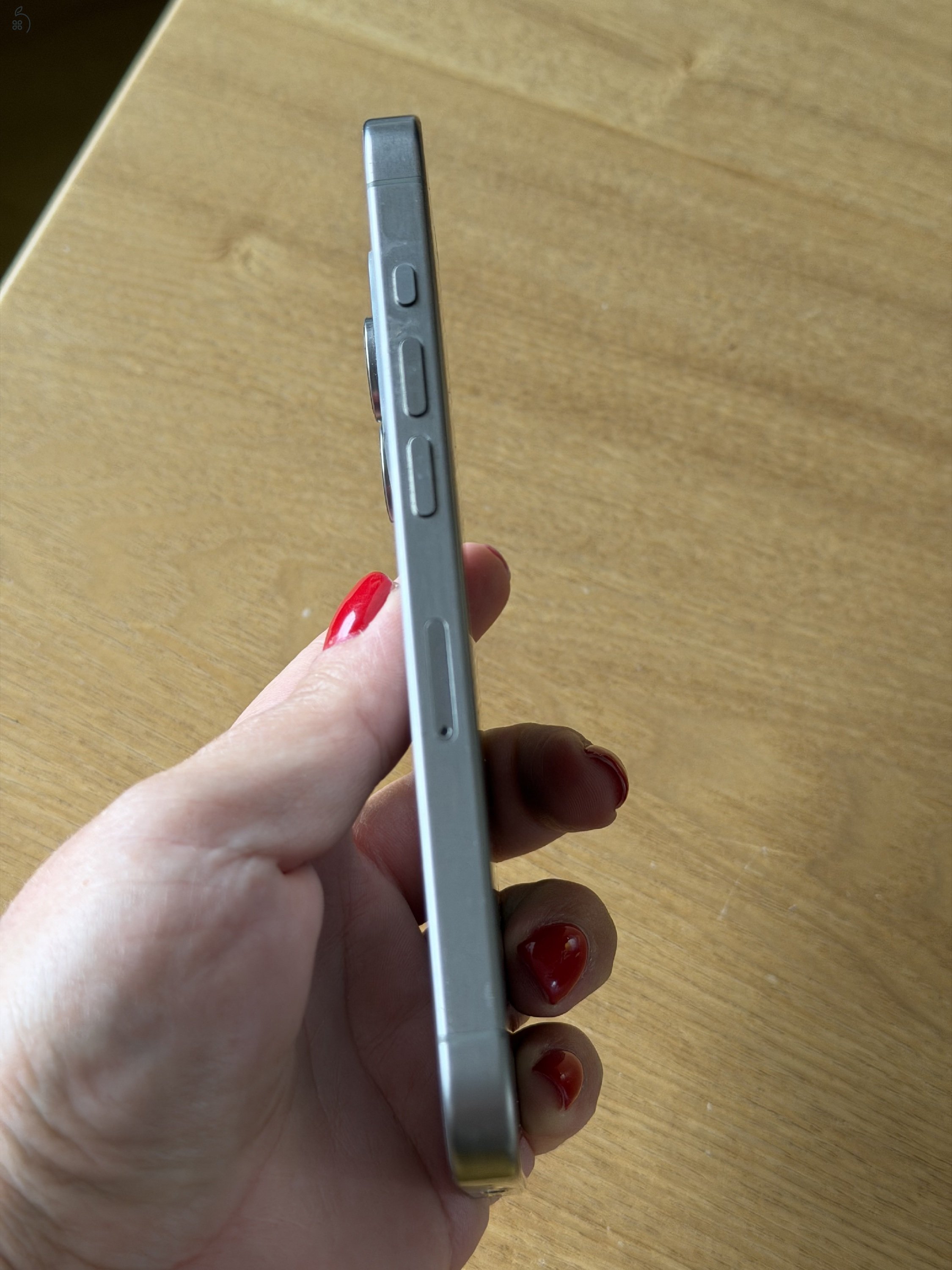 Használt, enyhén sérült előlap,  512GB