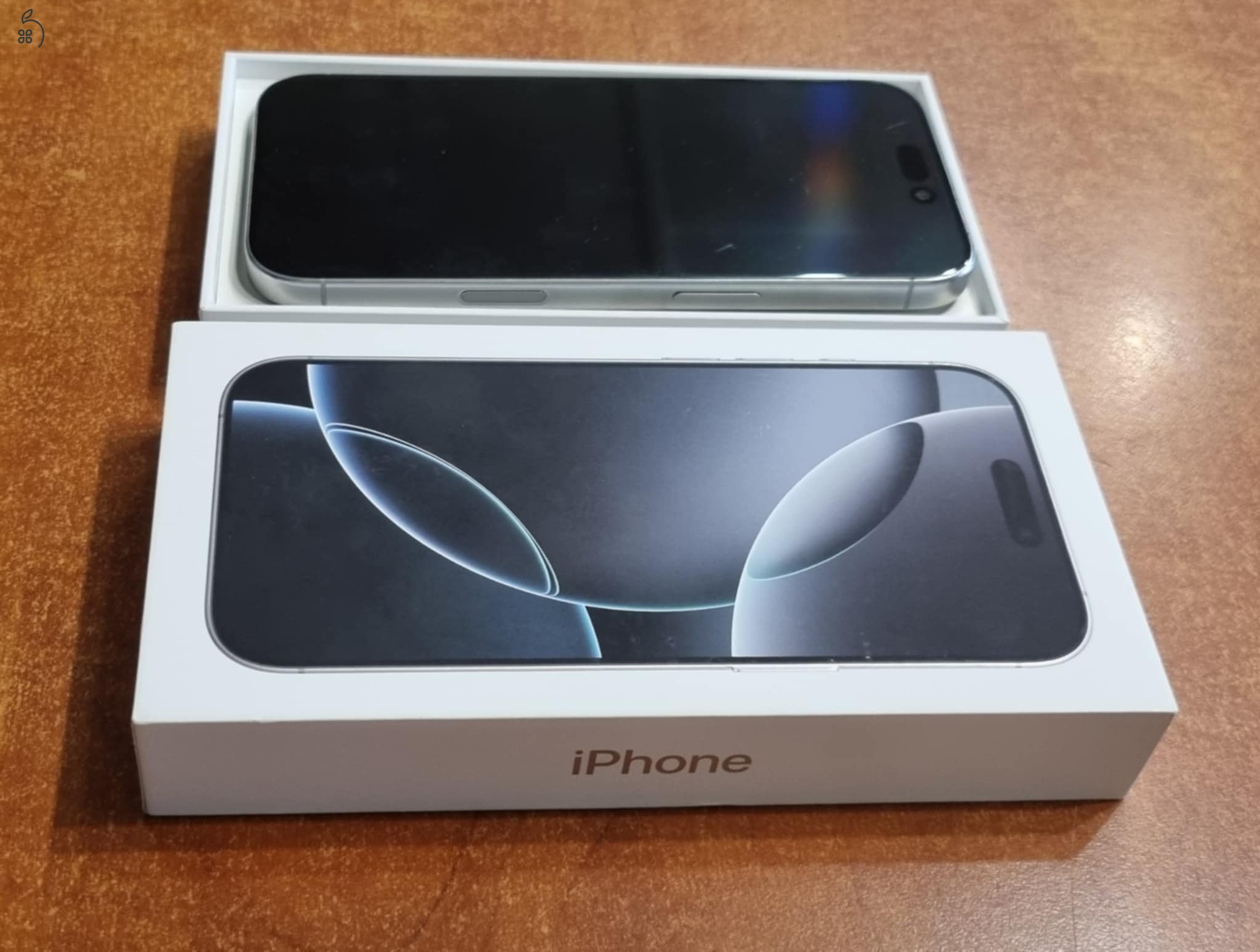 Iphone 16 Pro 256GB White titanium használt, kártyafüggetlen