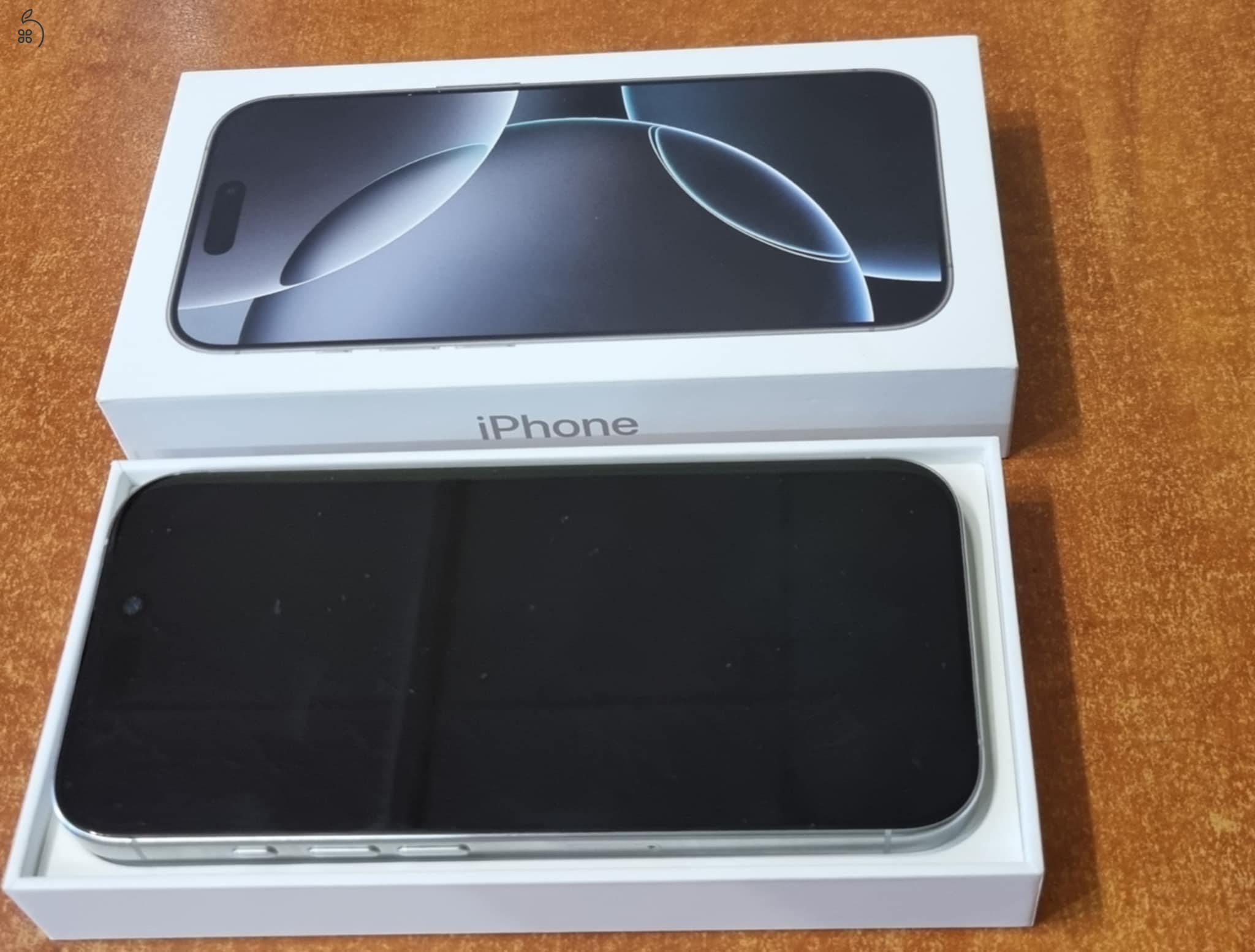 Iphone 16 Pro 256GB White titanium használt, kártyafüggetlen