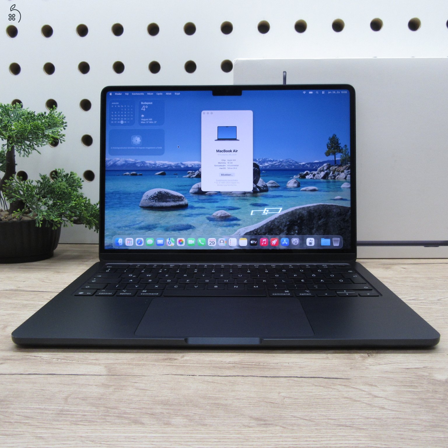 Apple MacBook Air 13 M4 (2025) 16GB/500GB SSD használt, karcmentes, 100% akku 64 töltési ciklus