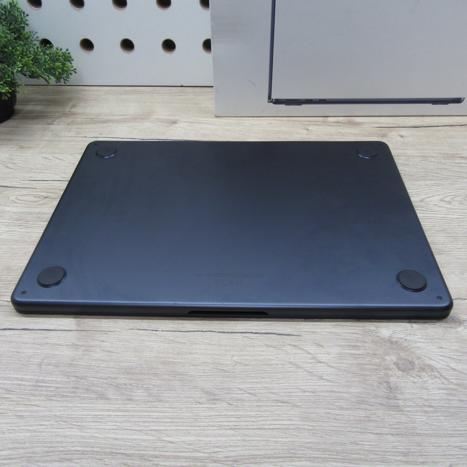 Apple MacBook Air 13 M4 (2025) 16GB/500GB SSD használt, karcmentes, 100% akku 64 töltési ciklus