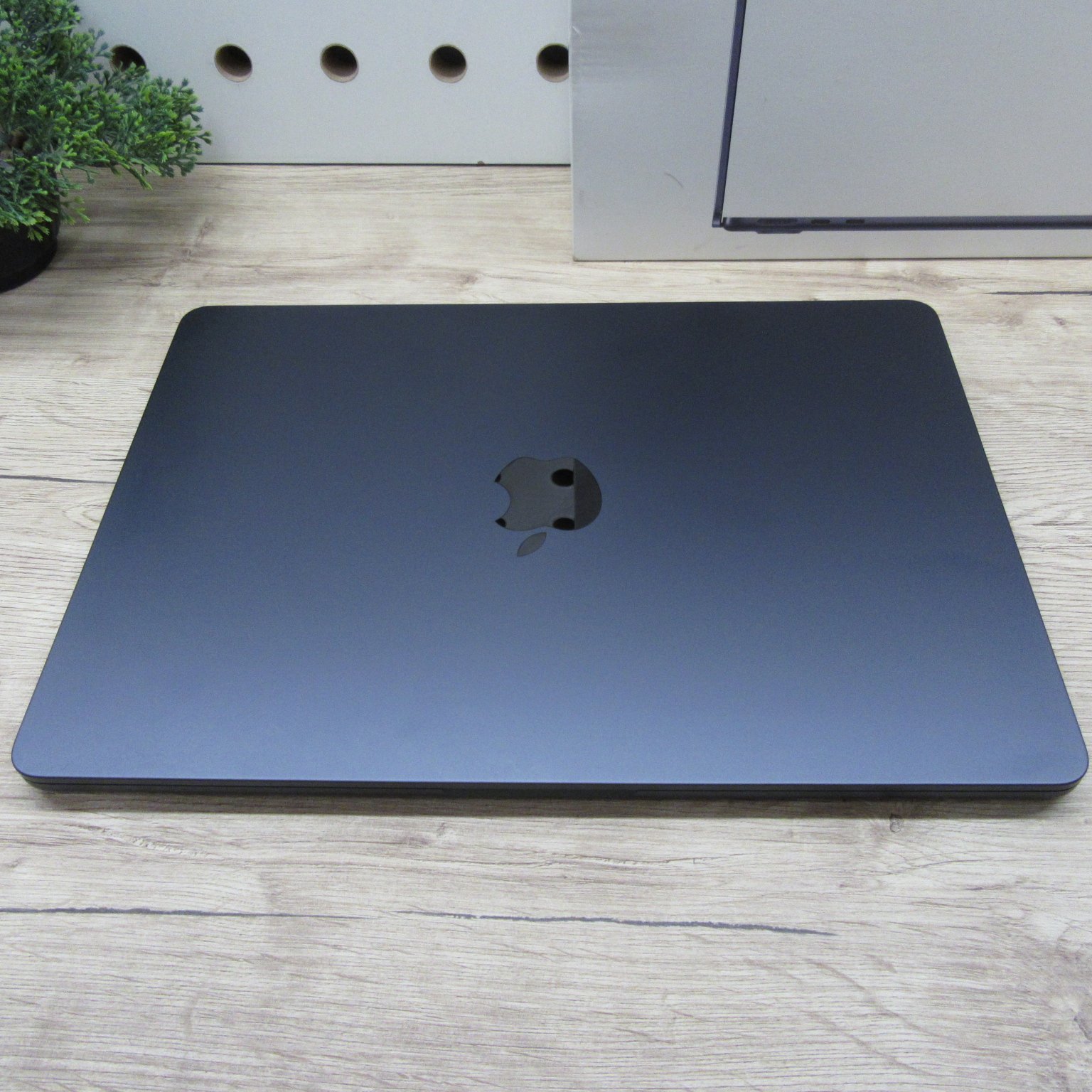 Apple MacBook Air 13 M4 (2025) 16GB/500GB SSD használt, karcmentes, 100% akku 64 töltési ciklus