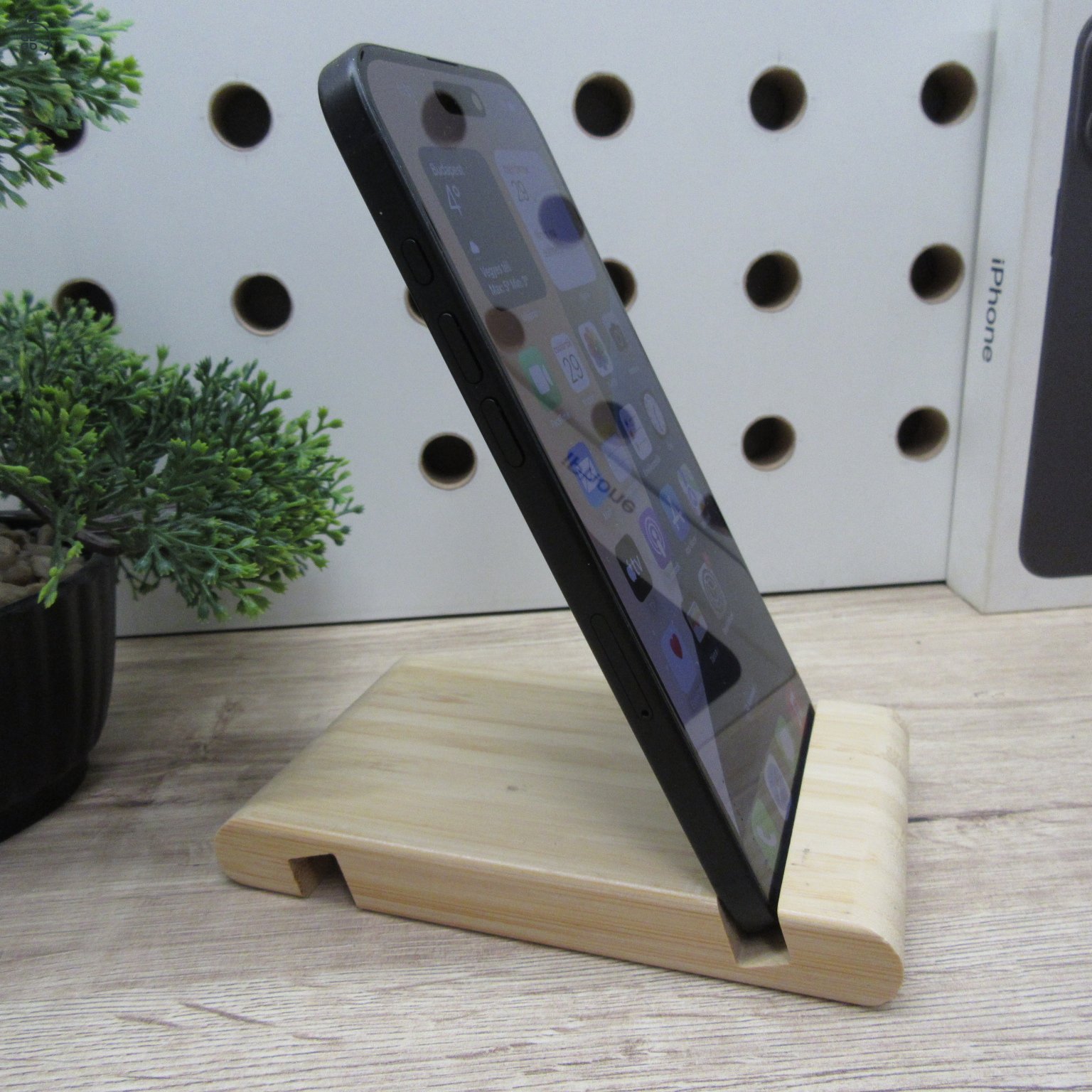 Apple iPhone 16 Plus 256 GB Black – használt, karcmentes – 99% akkumulátor – 242 ciklus – 2026.06.05.-ig garanciás