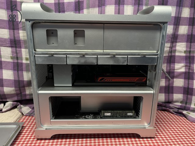 APPLE Mac Pro 5.1 / 2010 / 6 magos eladó.