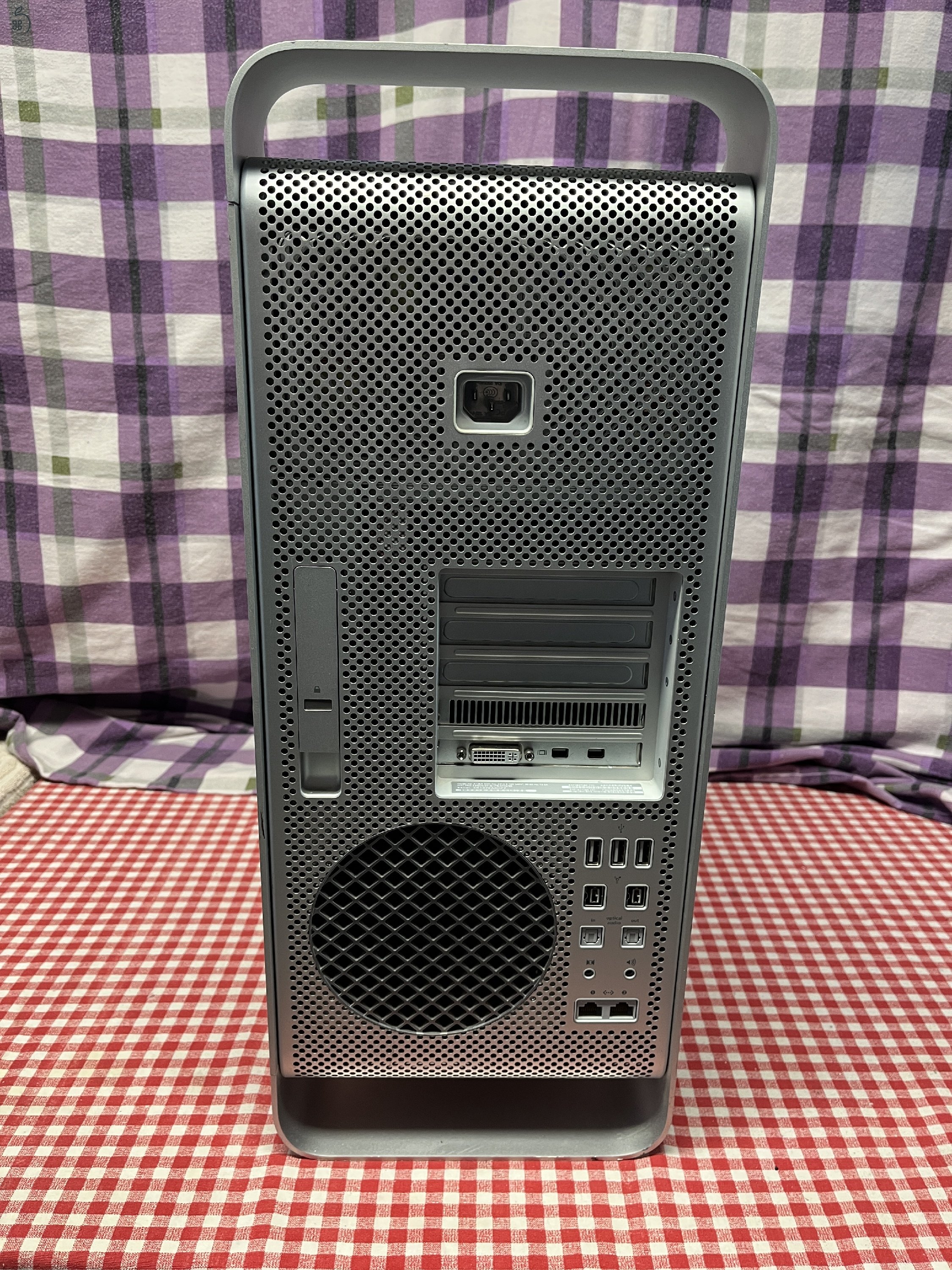 APPLE Mac Pro 5.1 / 2010 / 6 magos eladó.