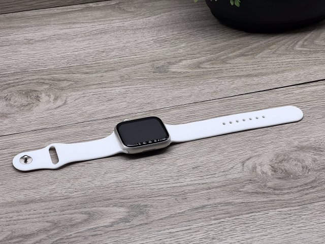 Apple Watch S9 Starlight 45mm 2 ÉV Garanciával 90%