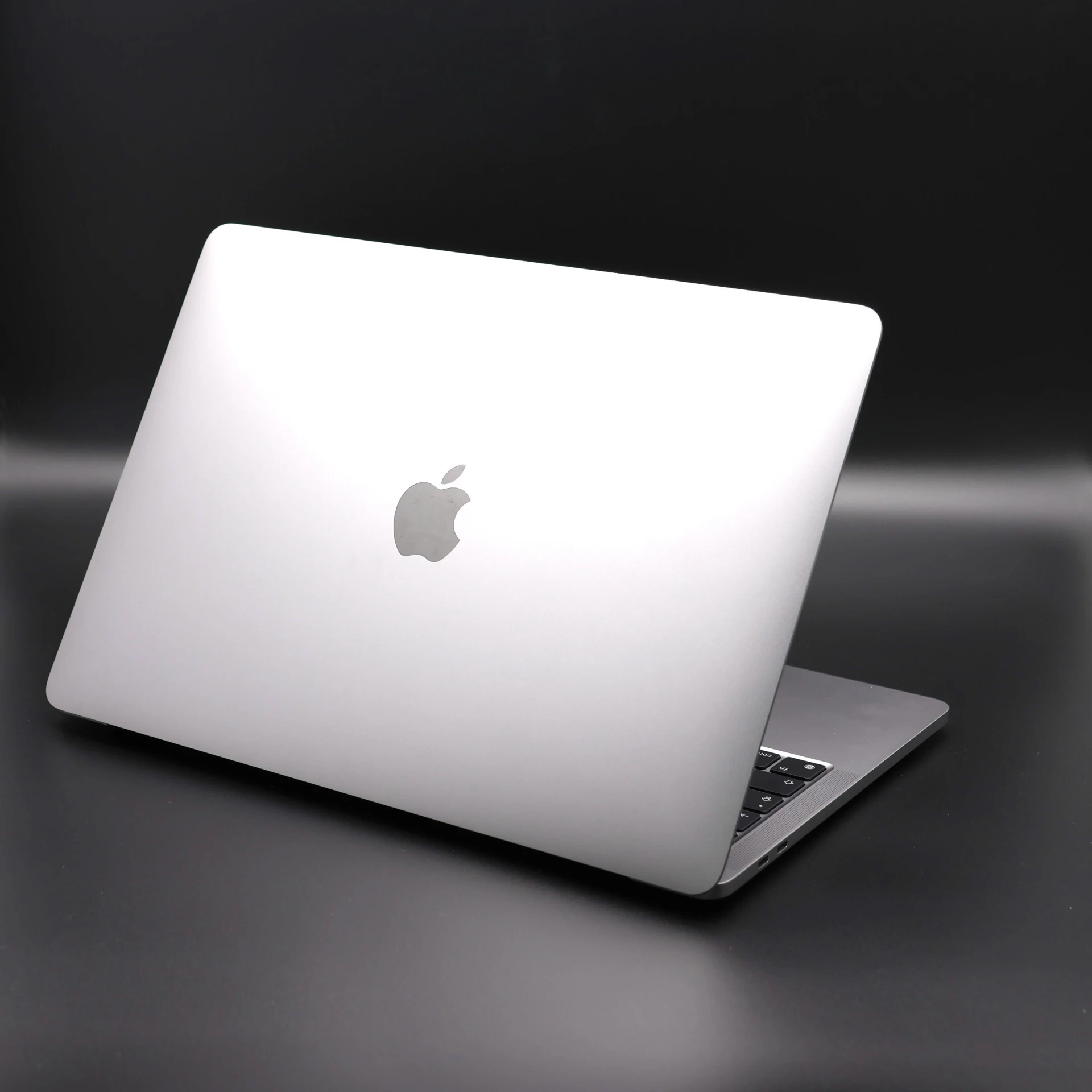 Apple MacBook Pro 13″ Touch Bar 2020 M1 512 GB Space Gray 92% akku - 12 HÓ GARANCIA