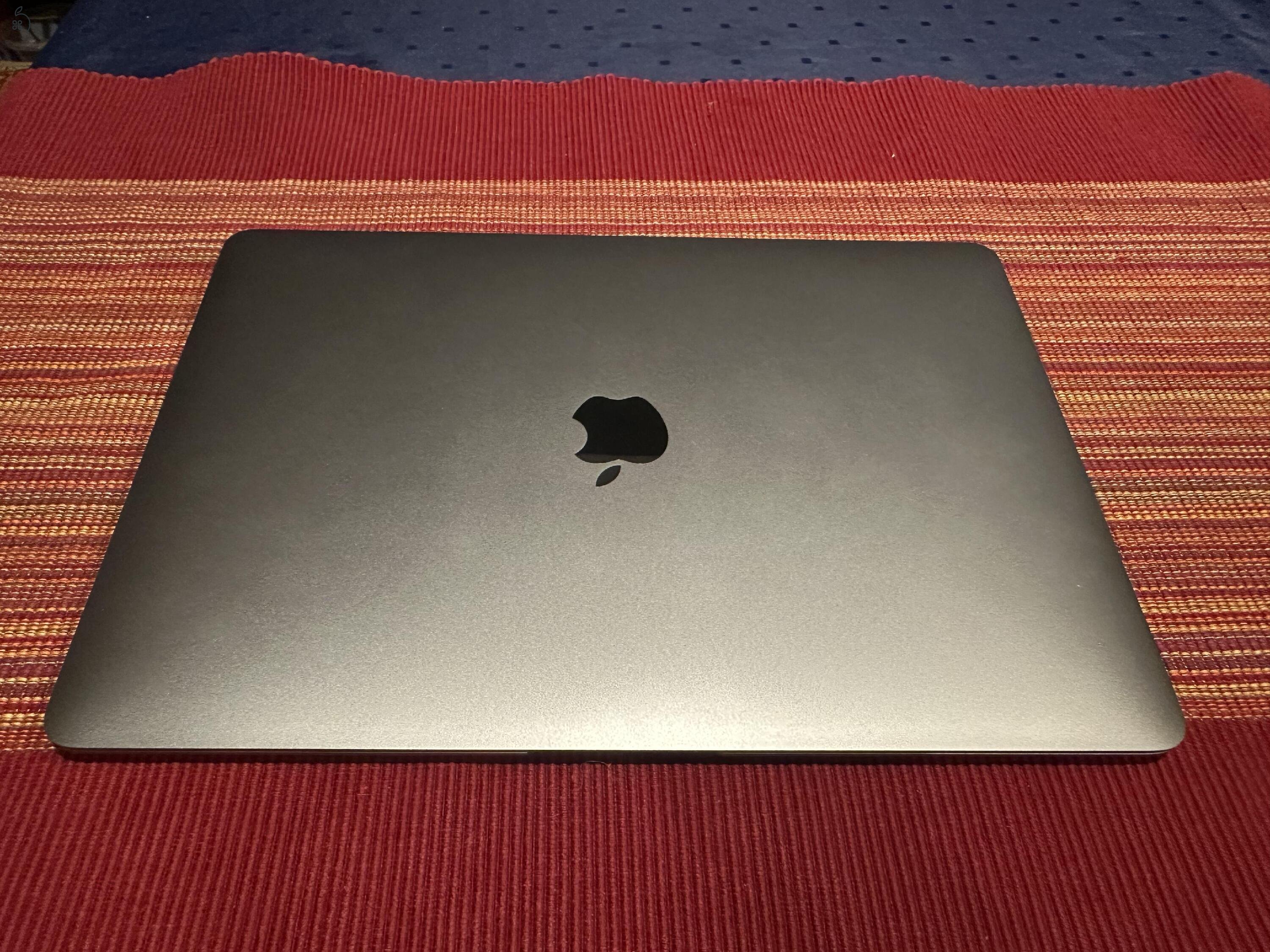 MacBook Air M1 8GB/256GB - HUN