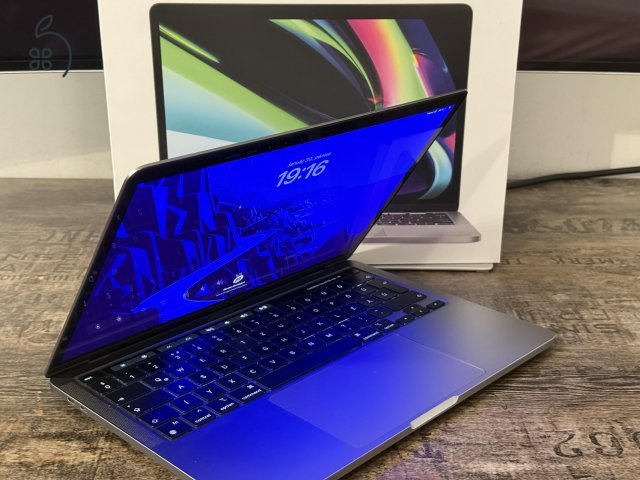 MacBook Pro 13″ (M1, 2020) | 16GB | 256GB SSD | Dobozos | Újszerű
