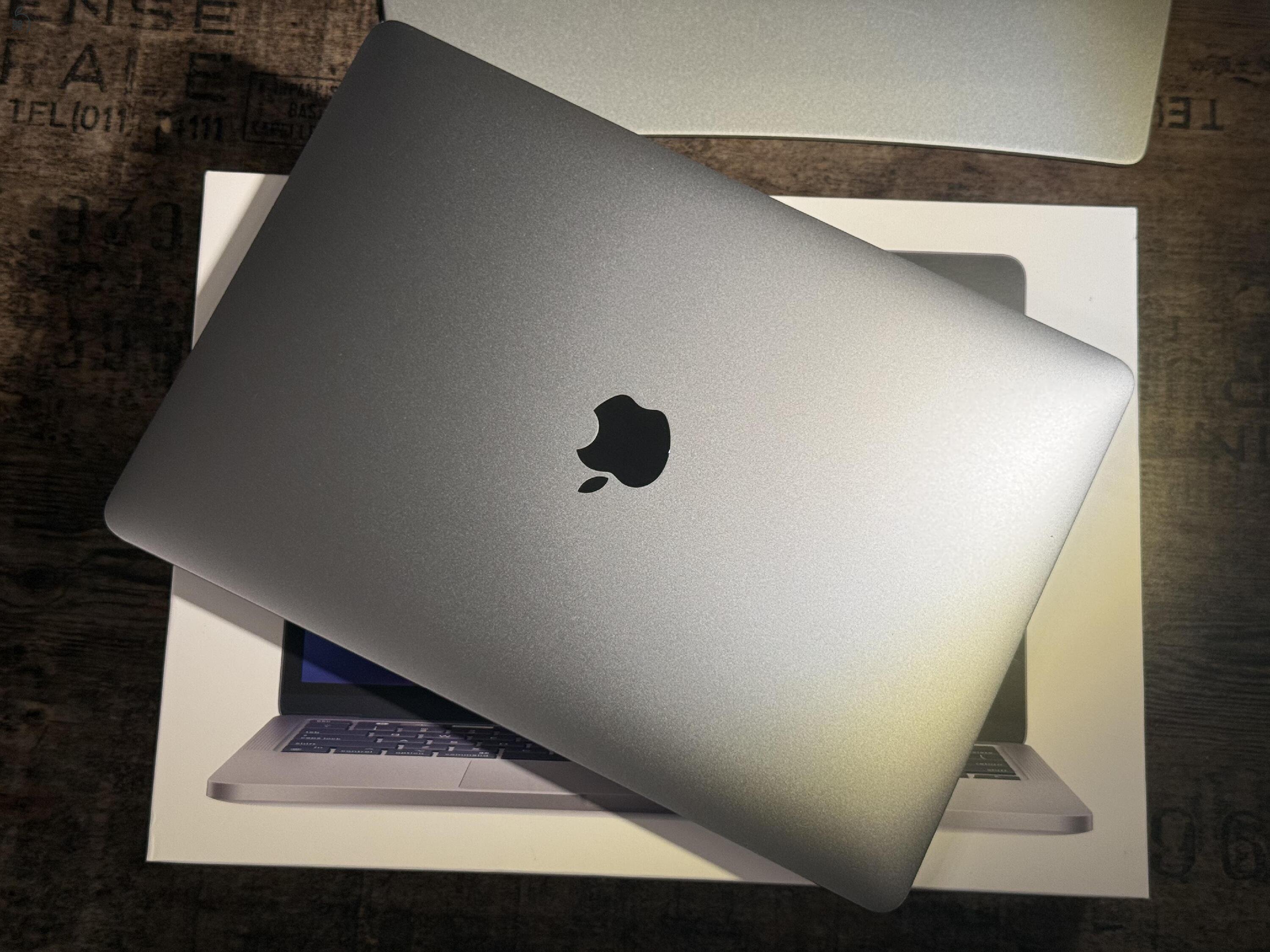 MacBook Pro 13″ (M1, 2020) | 16GB | 256GB SSD | Dobozos | Újszerű