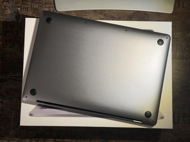 MacBook Pro 13″ (M1, 2020) | 16GB | 256GB SSD | Dobozos | Újszerű