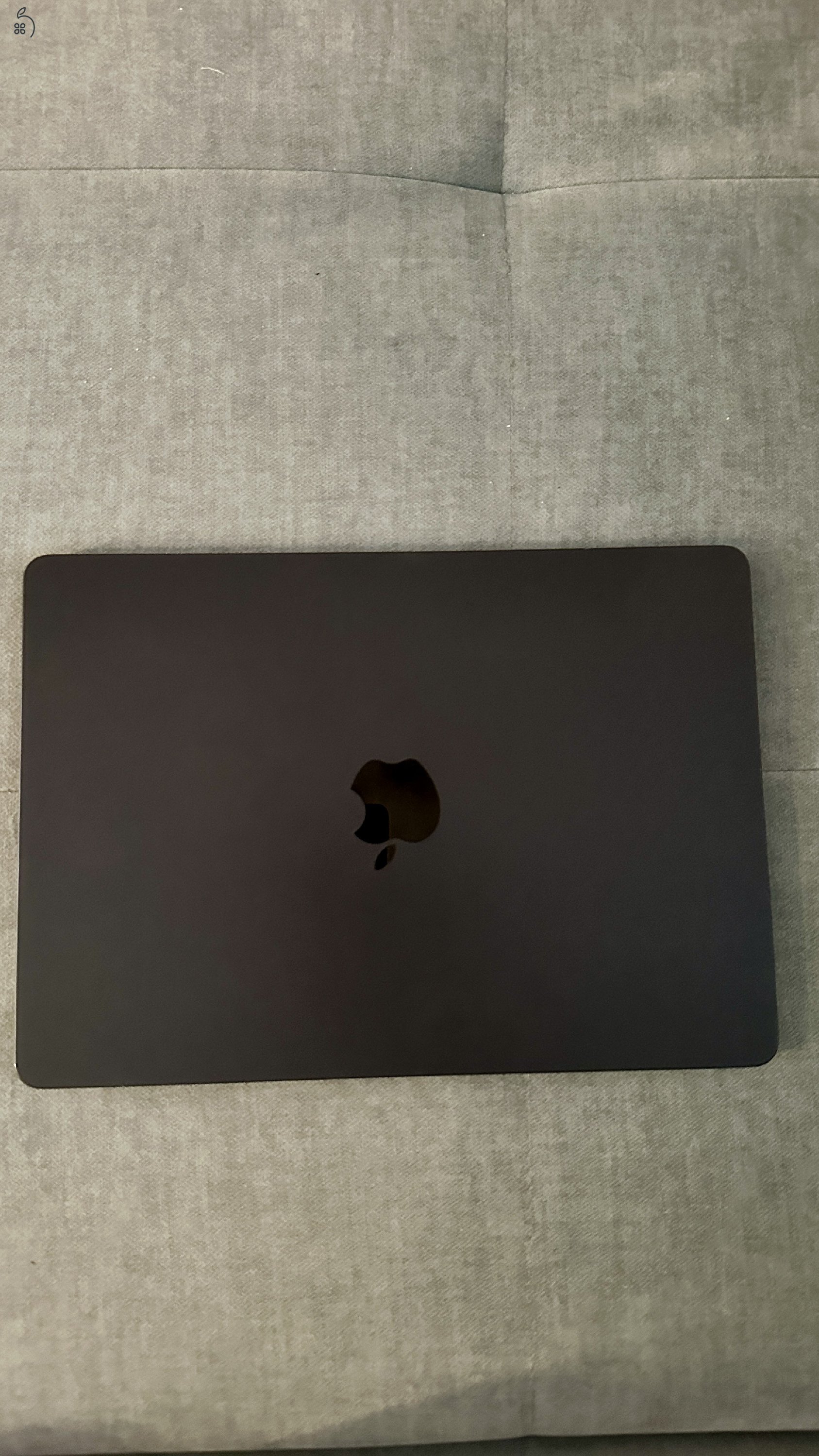 Apple MacBook Air M2 (2022) 13,6 colos karcmentes, doboz+töltő, 90%-os akku