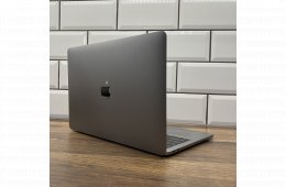 MacBook pro 2017 8/256gb