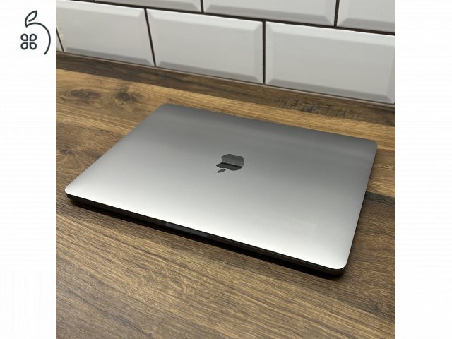 MacBook pro 2017 8/256gb