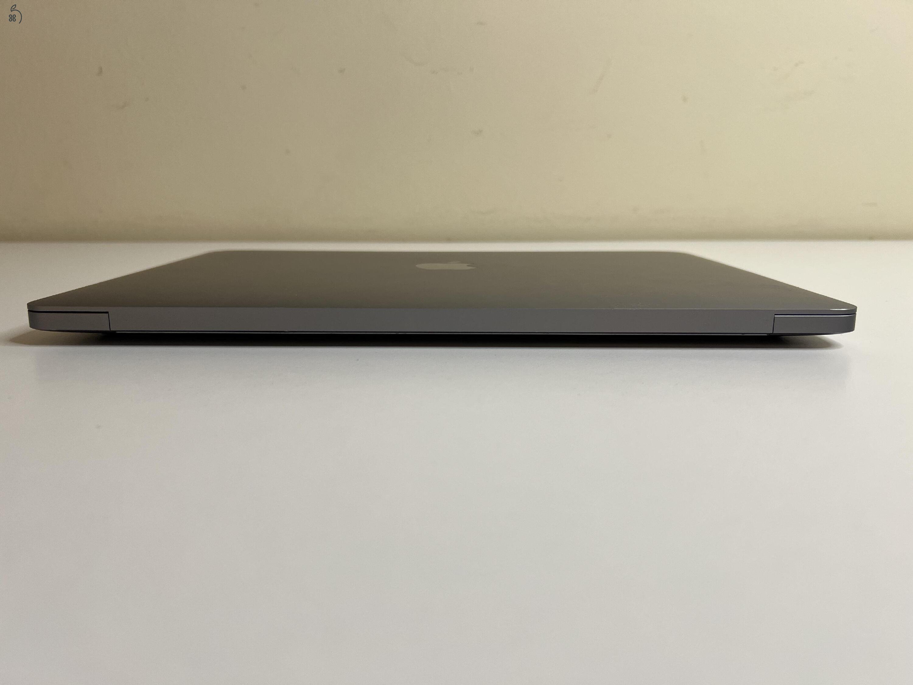 Eladó MacBook Air M1 (2020) 256 GB, 40 ciklus
