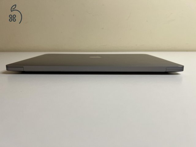 Eladó MacBook Air M1 (2020) 256 GB, 40 ciklus