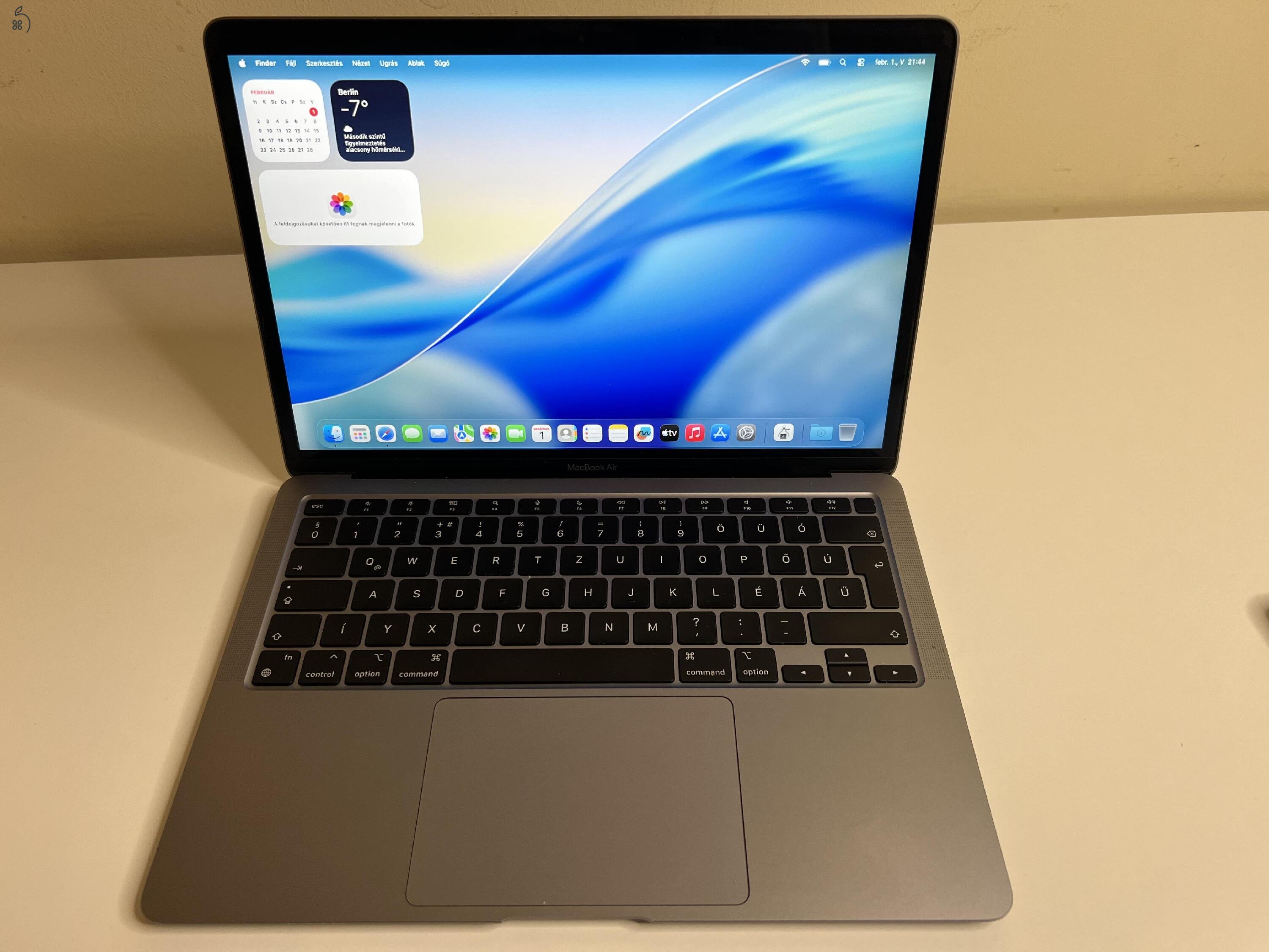 Eladó MacBook Air M1 (2020) 256 GB, 40 ciklus
