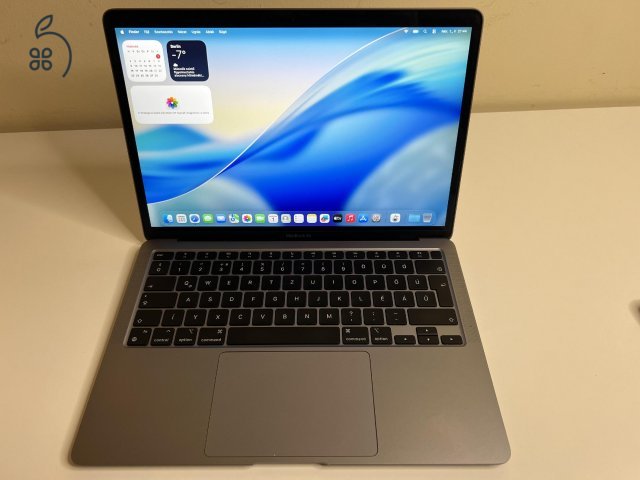 Eladó MacBook Air M1 (2020) 256 GB, 40 ciklus