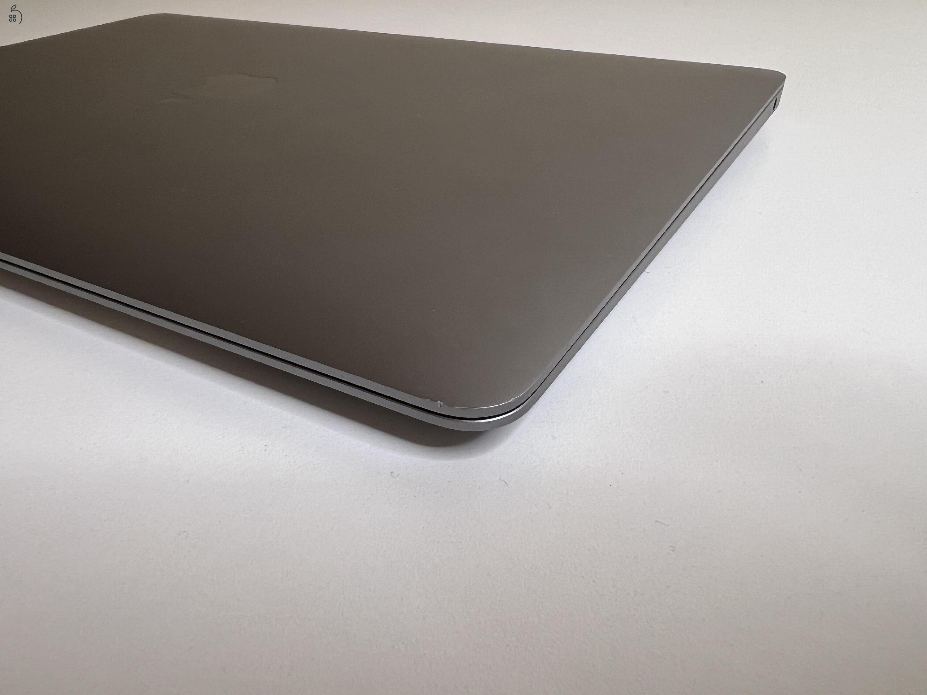 Eladó MacBook Air M1 (2020) 256 GB, 40 ciklus