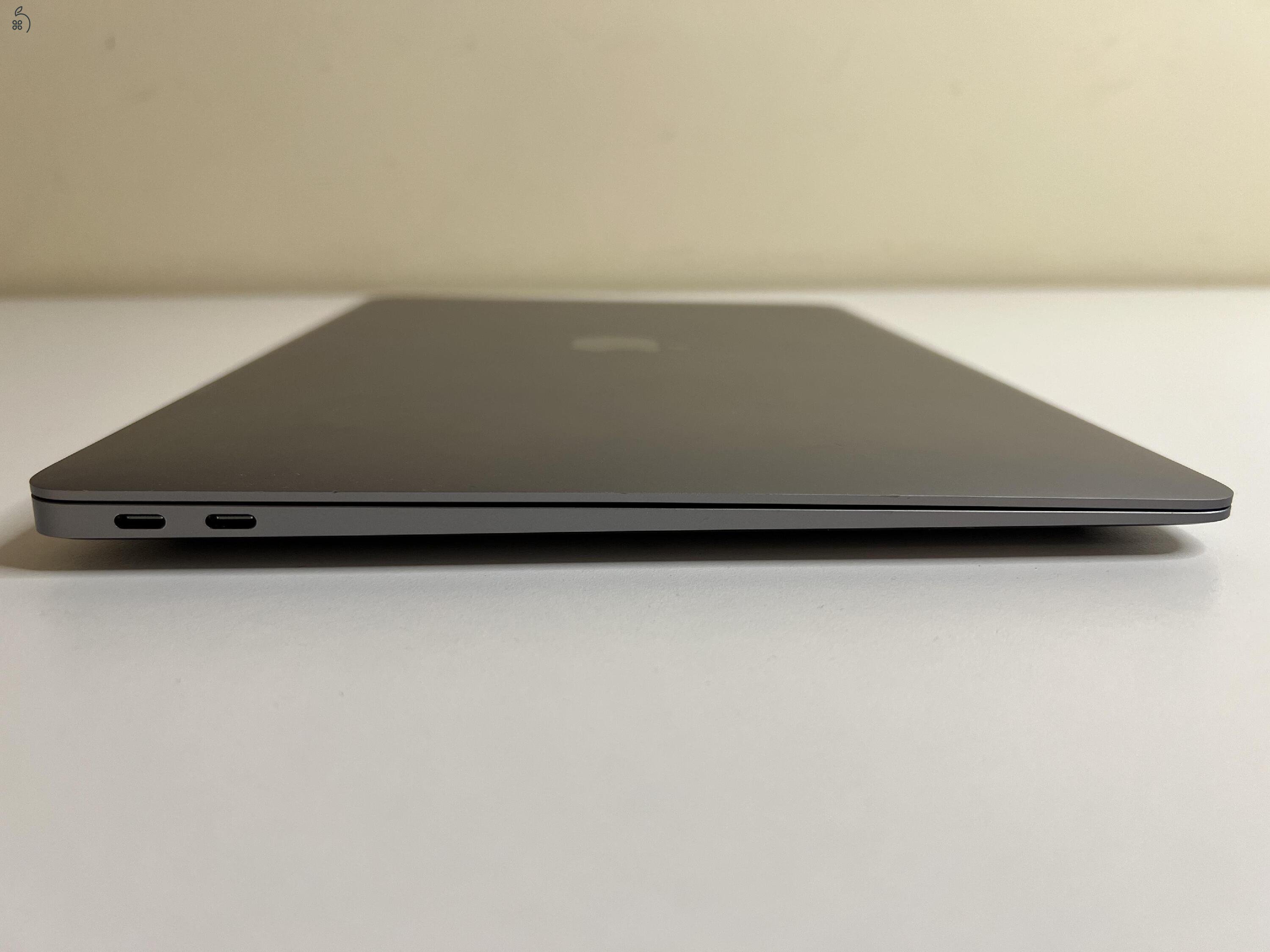 Eladó MacBook Air M1 (2020) 256 GB, 40 ciklus