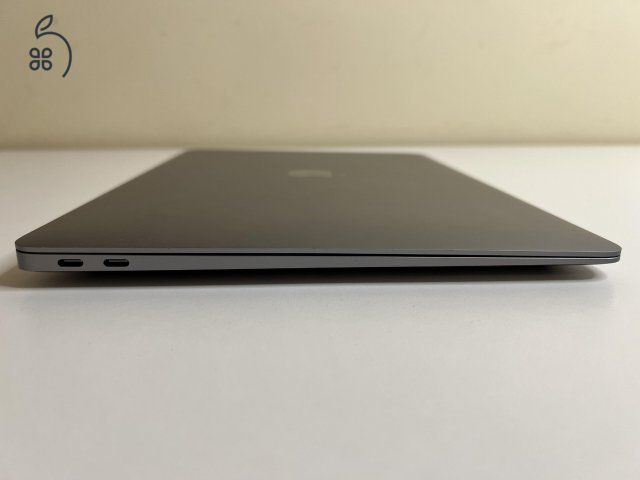 Eladó MacBook Air M1 (2020) 256 GB, 40 ciklus