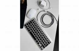 Eladó Macbook Air 15' M4 billentyűzettel és egérrel