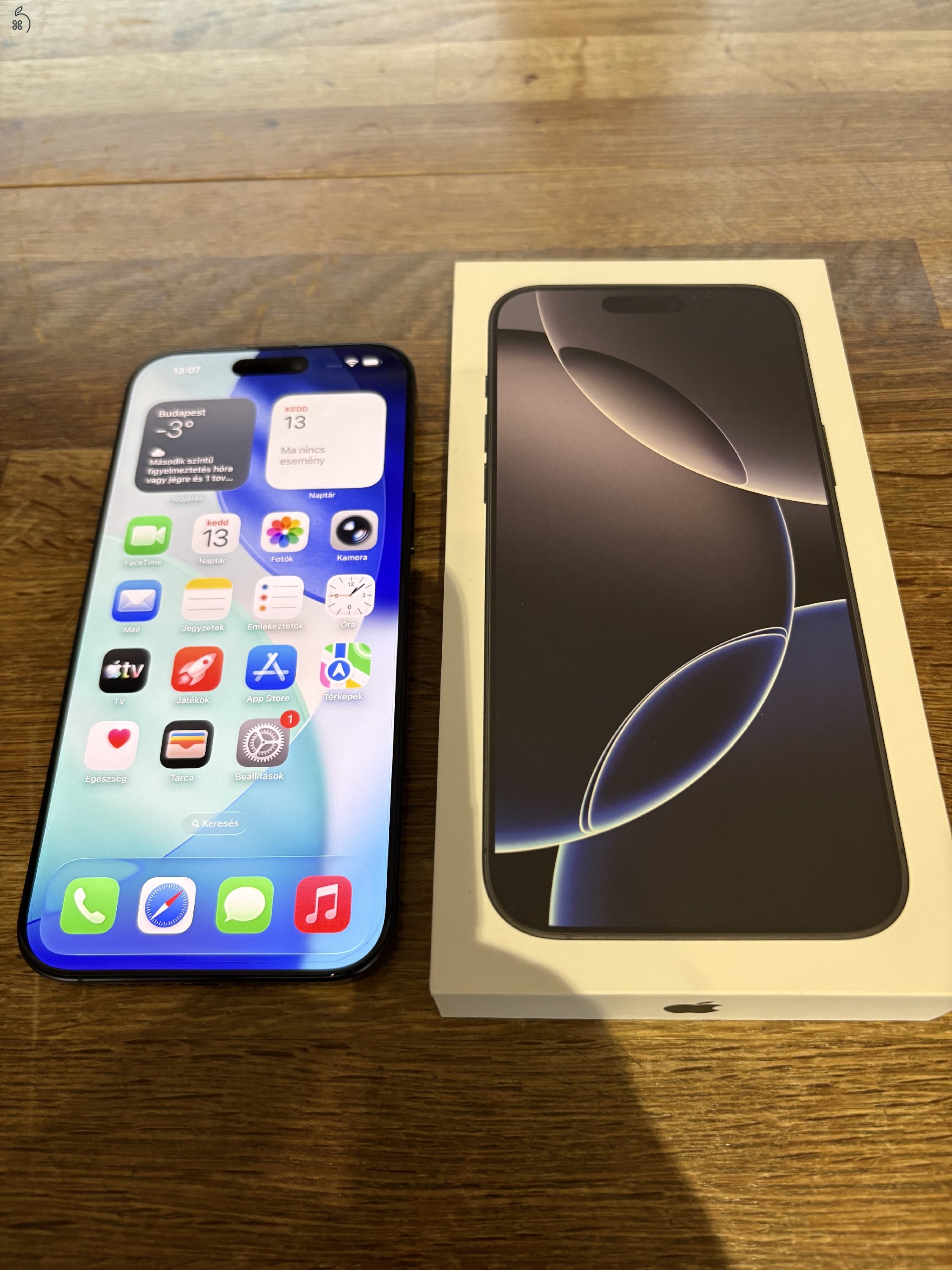 iPhone 16 Pro Max 256GB - (Fekete) 