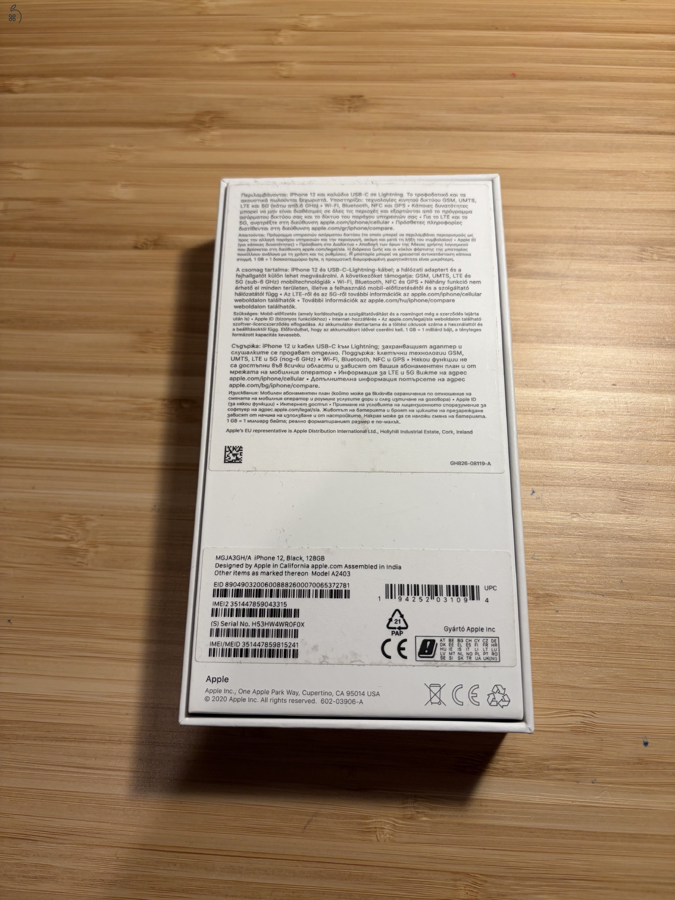 Fekete Iphone 12, 128GB-os tárhellyel