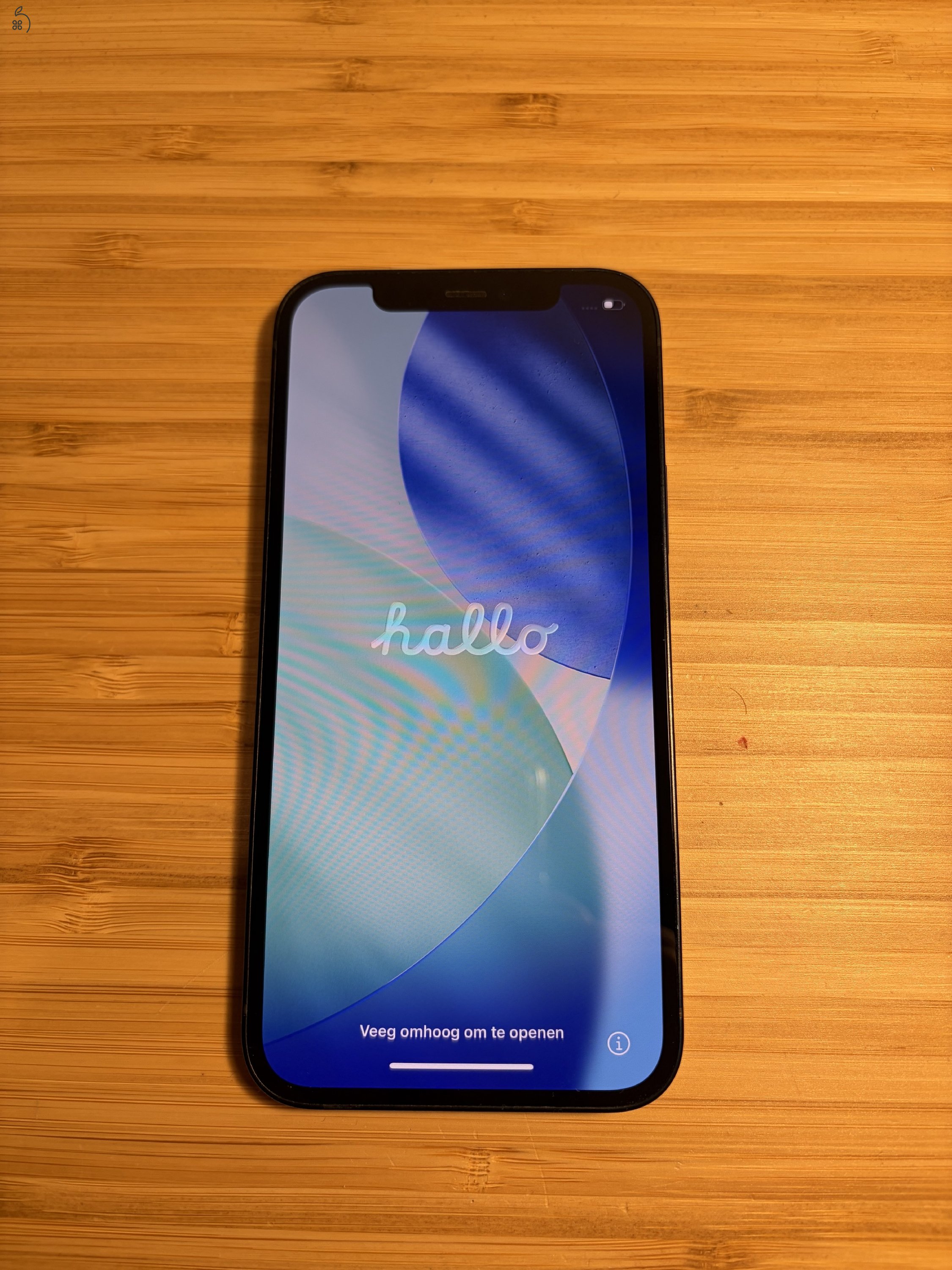 Fekete Iphone 12, 128GB-os tárhellyel