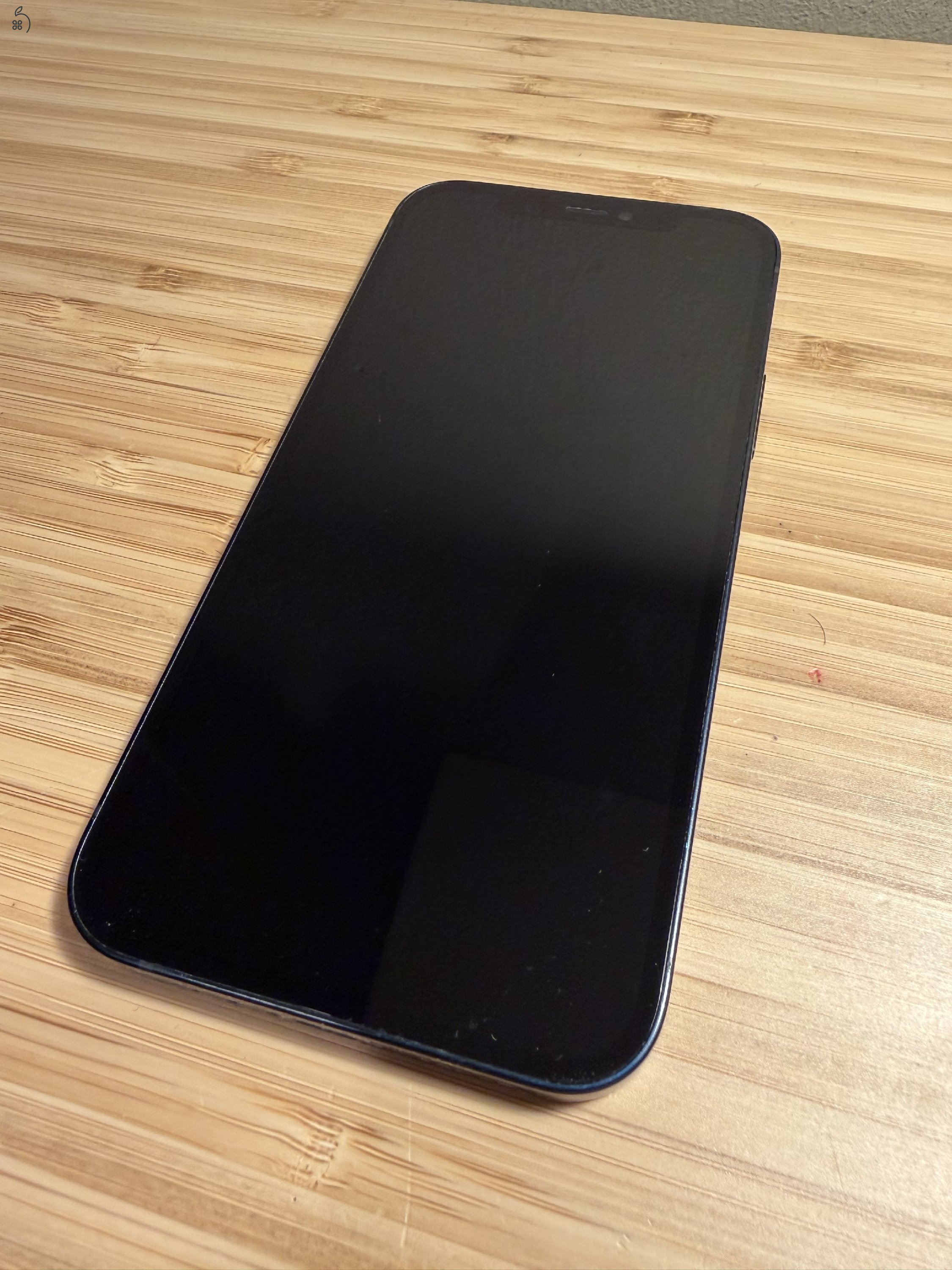 Fekete Iphone 12, 128GB-os tárhellyel