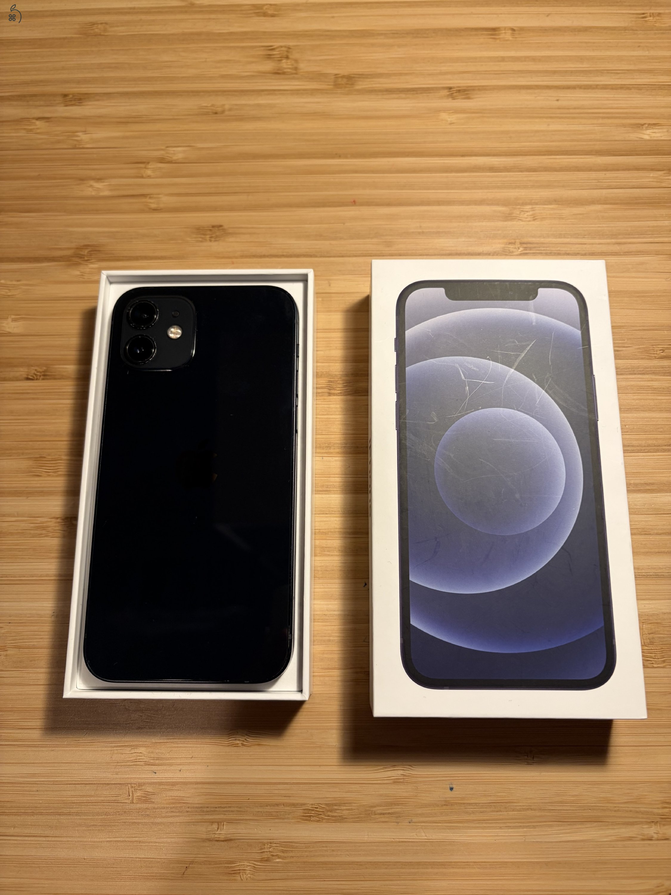 Fekete Iphone 12, 128GB-os tárhellyel