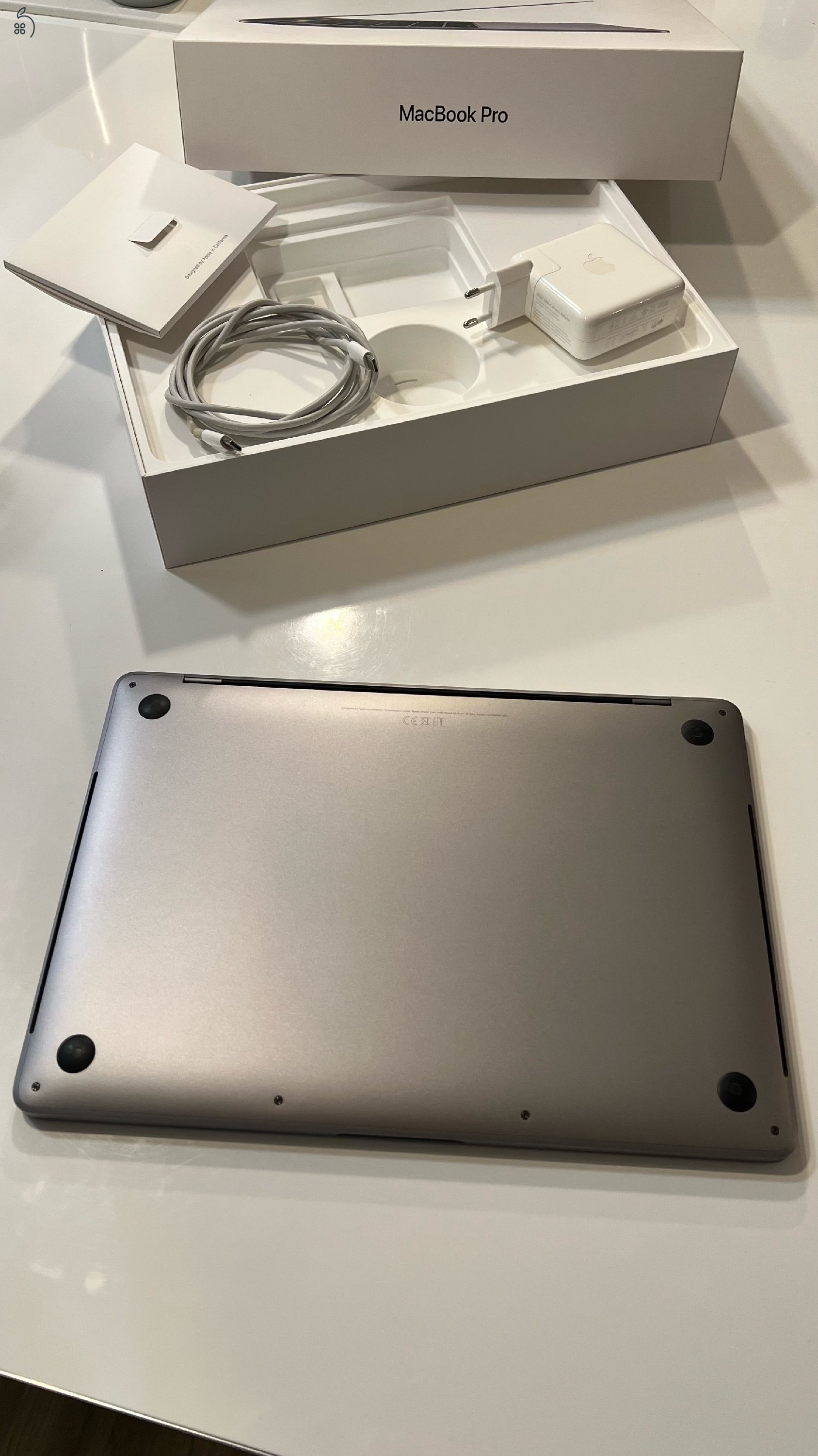 MacBook pro 13 i5 8gb 512gb touchbar 2020