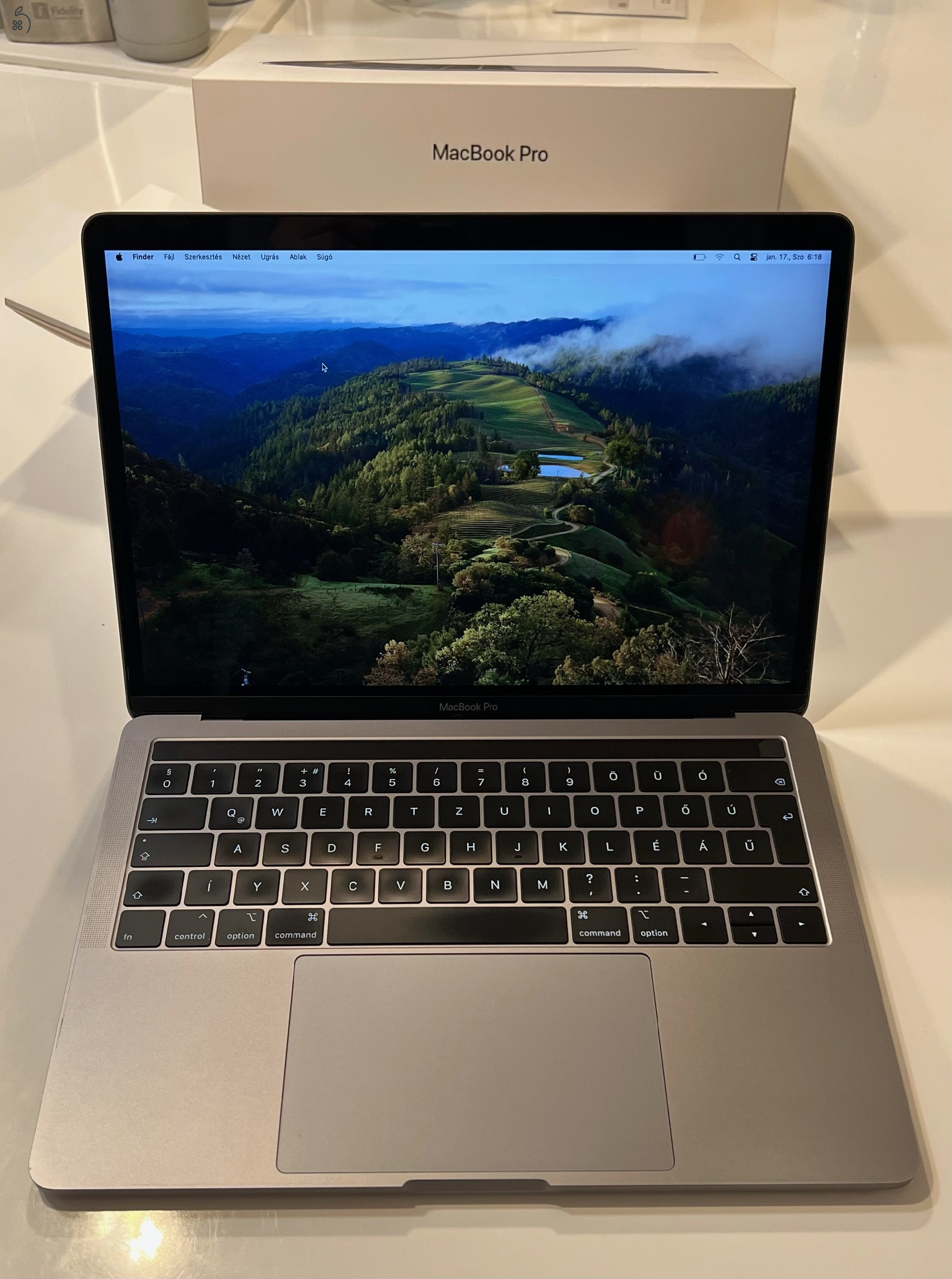 MacBook pro 13 i5 8gb 512gb touchbar 2020