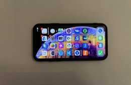 iPhone Xs 64 GB 2023-as és 32 GB Sandisc külső memória fülhallgatóval eladó
