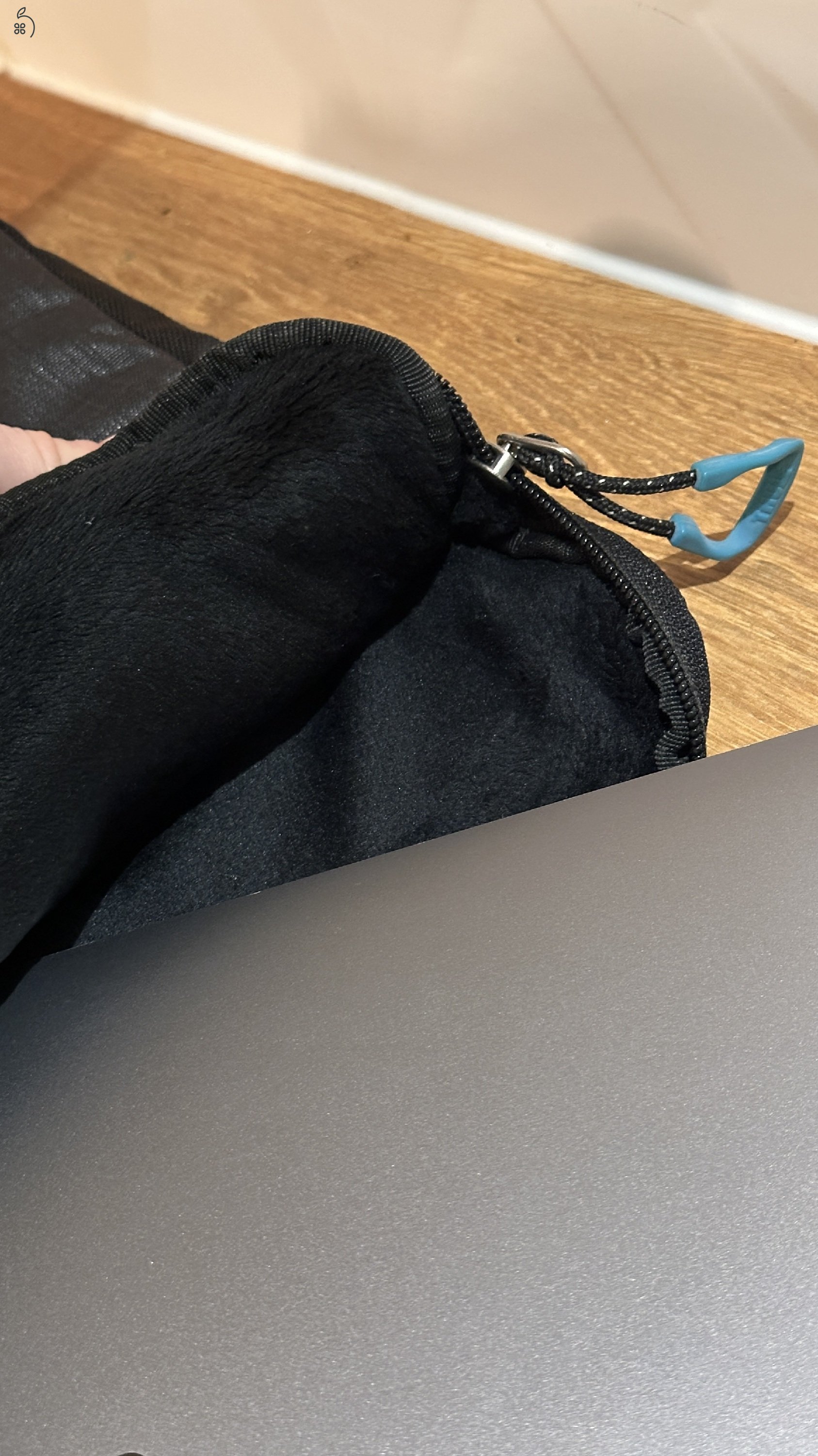 Eladó Macbook Pro 13 (2020, M1, 8GB / 512GB)