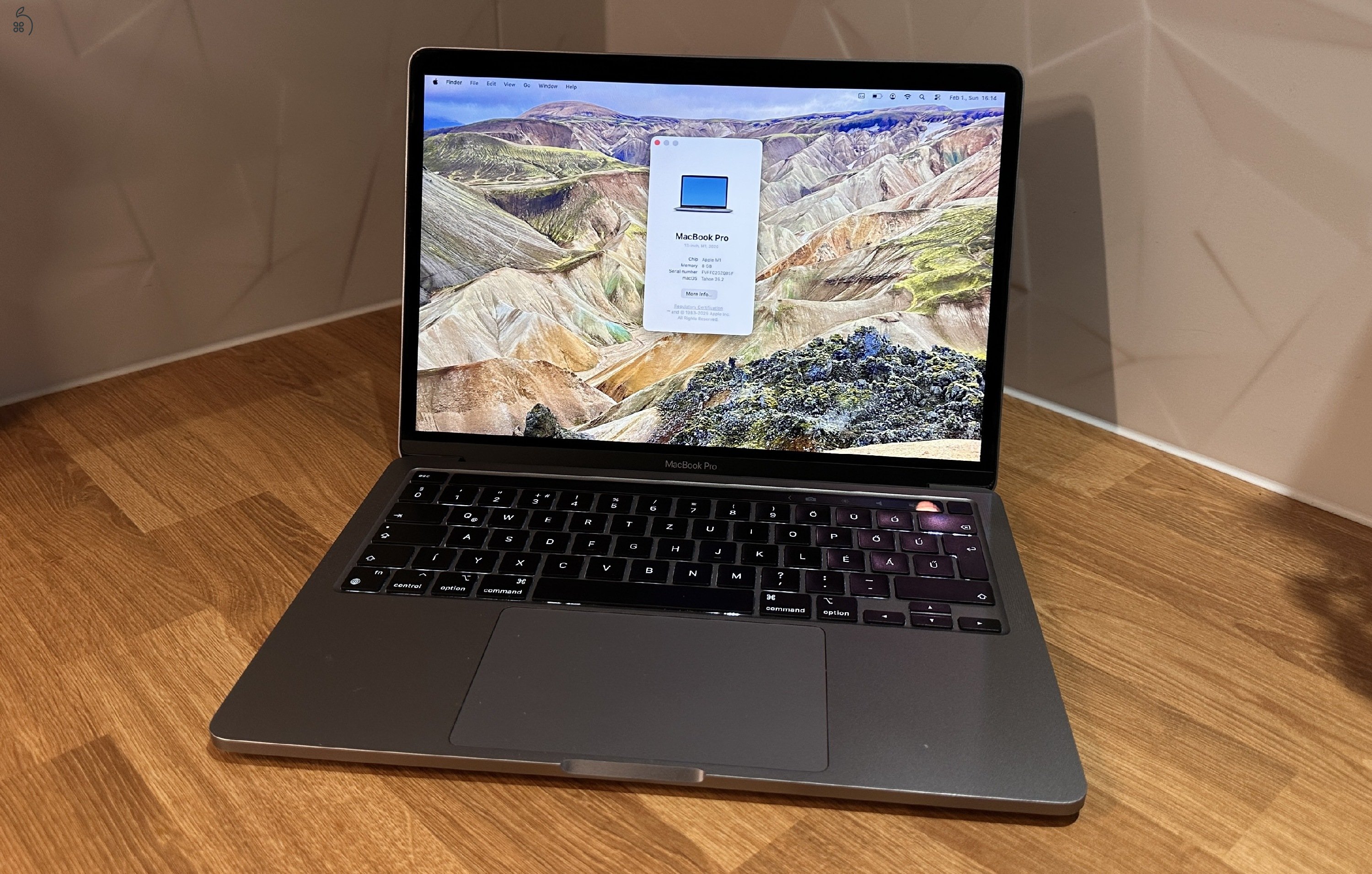 Eladó Macbook Pro 13 (2020, M1, 8GB / 512GB)