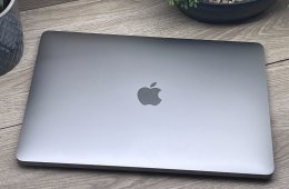 Hibátlan MacBook Air 2020 i3 13” 256GB 2 ÉV Garanciával