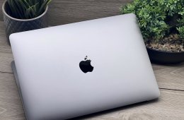 Hibátlan MacBook Air 2020 i3 13” 256GB 2 ÉV Garanciával