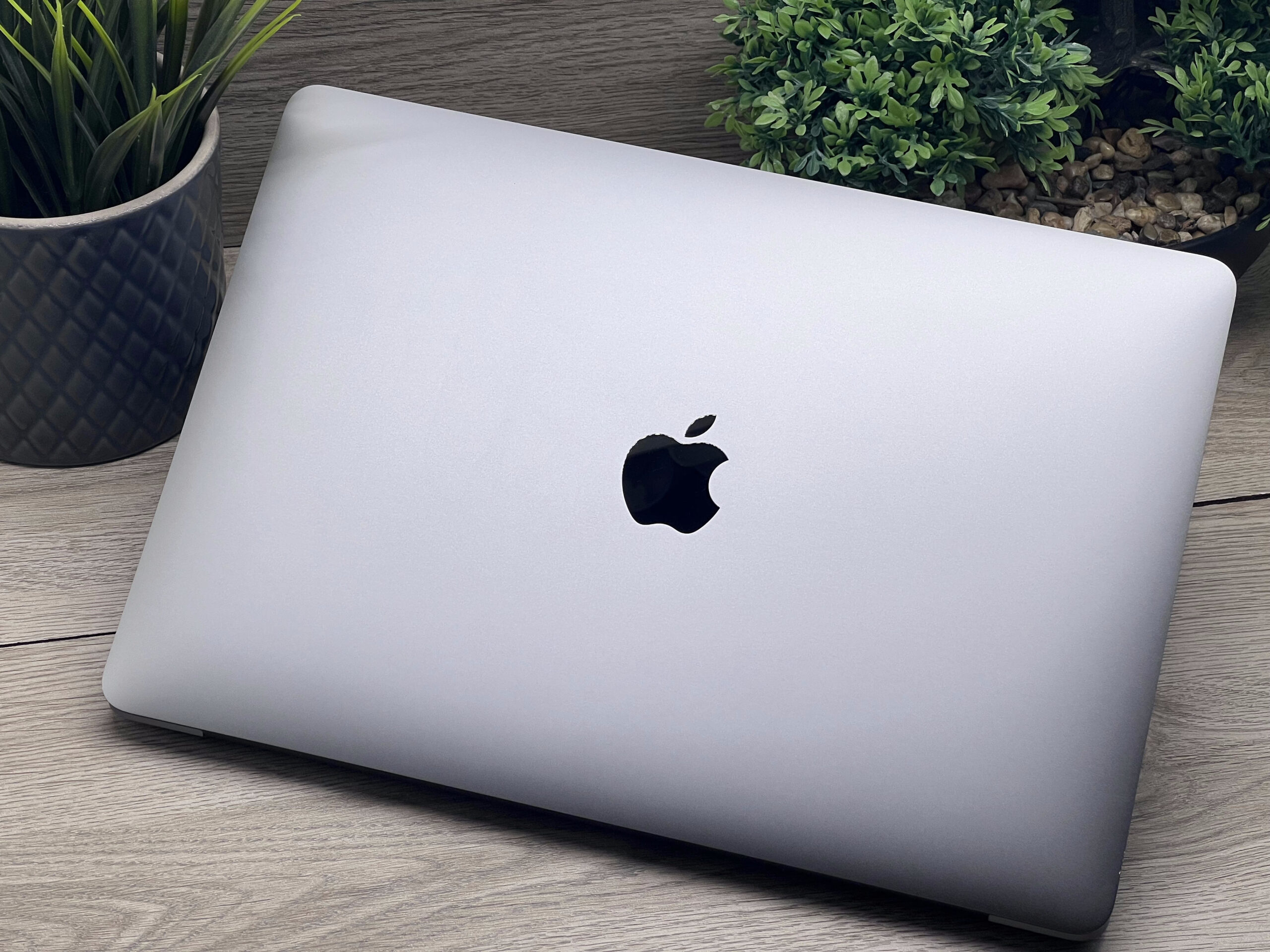 Hibátlan MacBook Air 2020 i3 13” 256GB 2 ÉV Garanciával