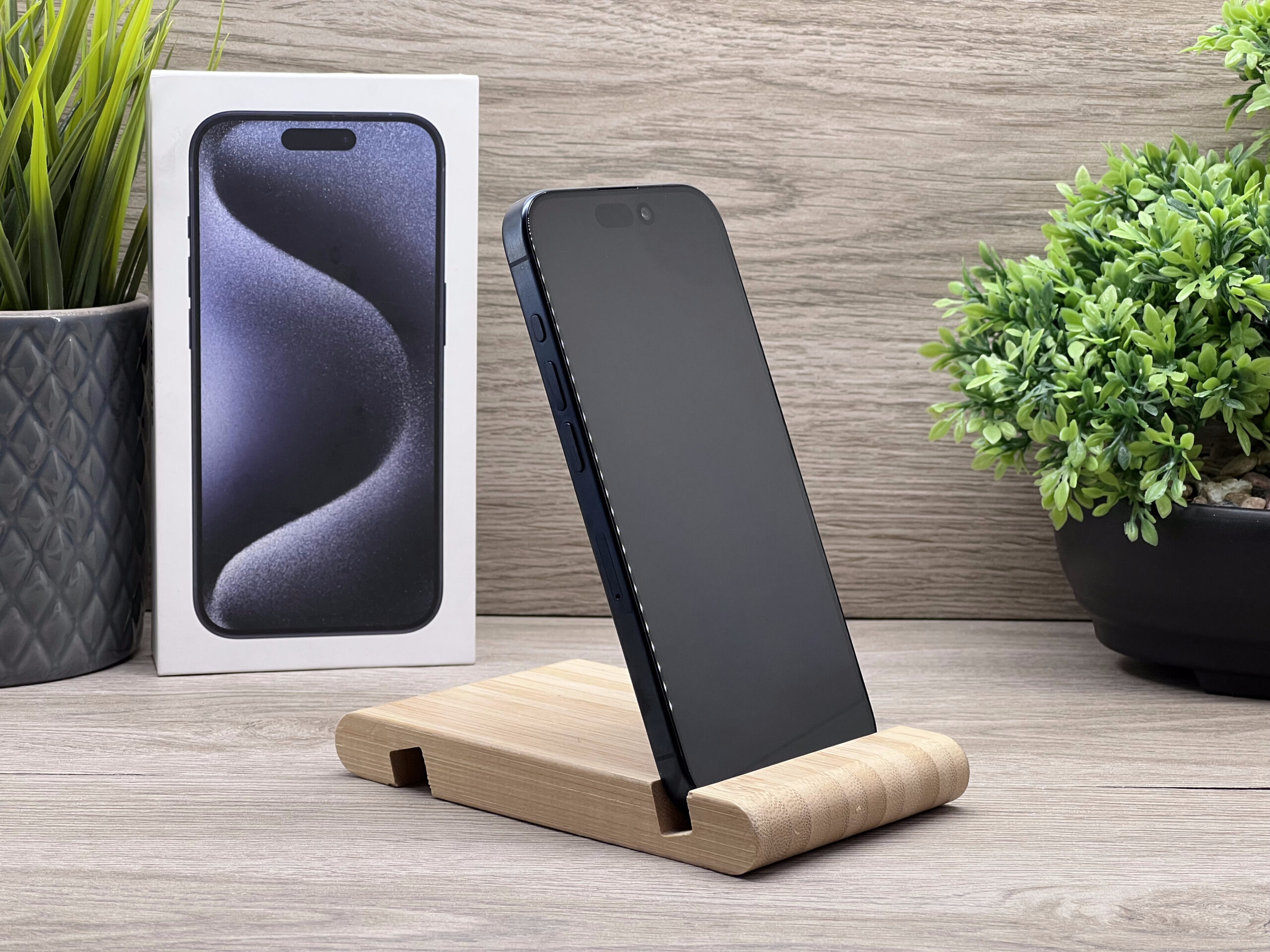 Hibátlan iPhone 15 Pro Blue Titanium 128GB 2 ÉV Garanciával