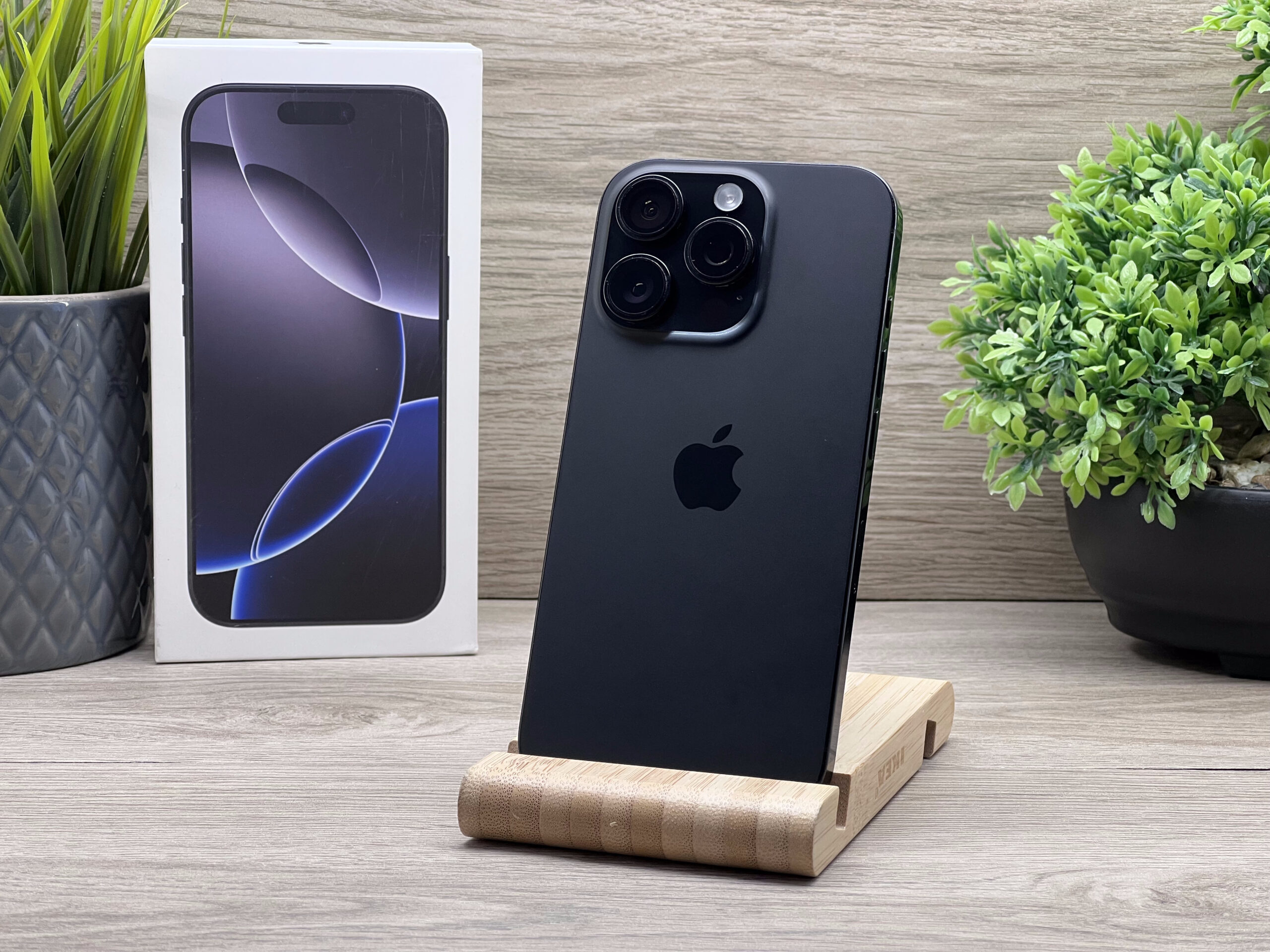 iPhone 16 Pro Black Titanium 256GB 2 ÉV Garanciával