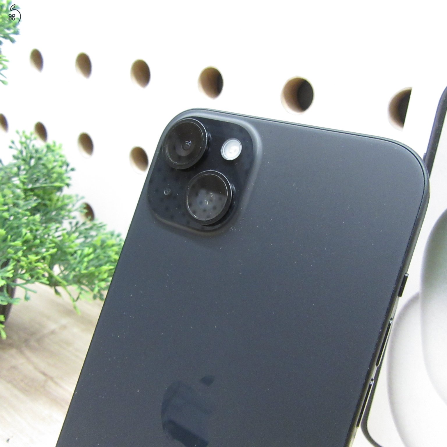 Apple iPhone 15 Plus 128GB Black használt szép állapot 90% akku 6 hónap garancia