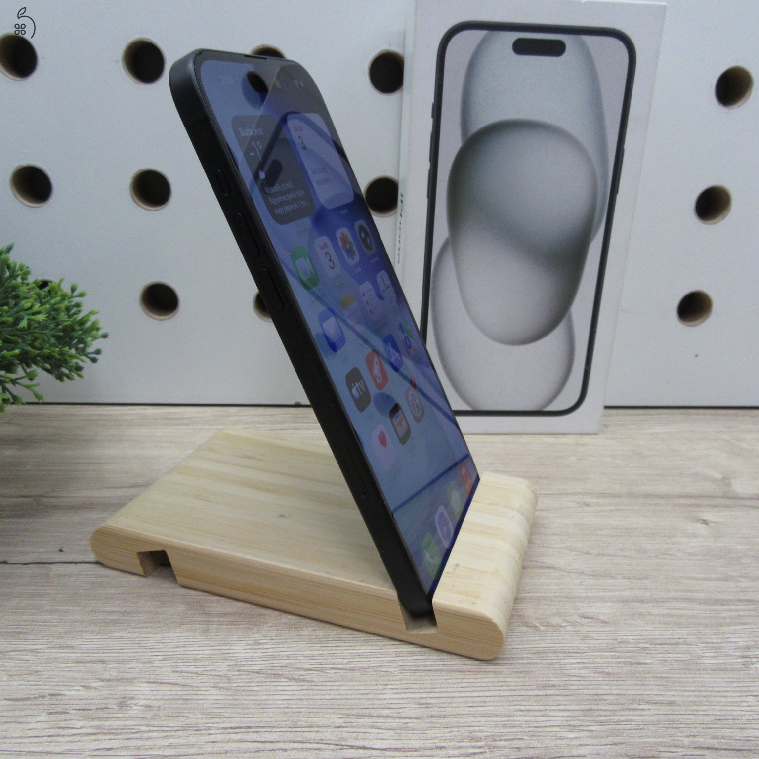 Apple iPhone 15 Plus 128GB Black használt szép állapot 90% akku 6 hónap garancia