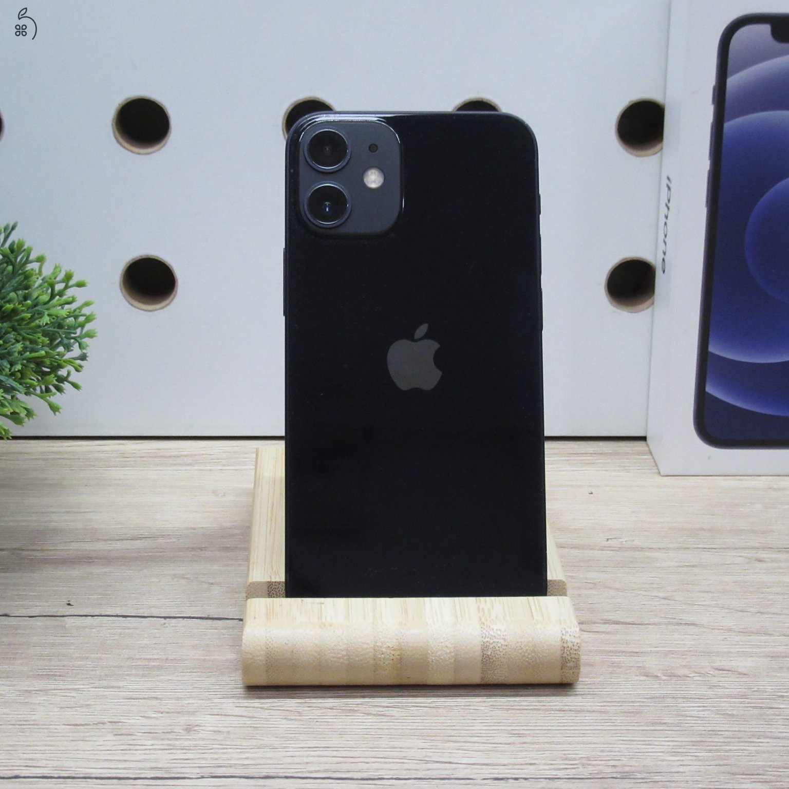 Apple iPhone 12 mini 64GB Black használt megkímélt 100% akku 6 hónap garancia