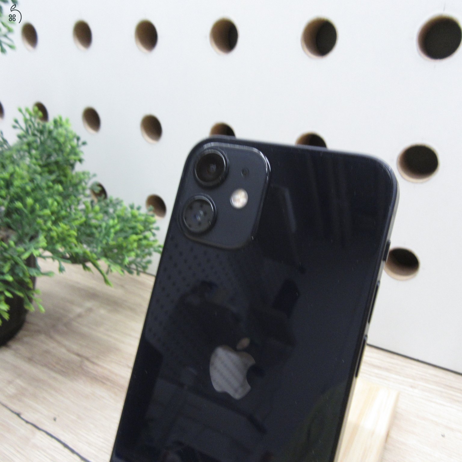 Apple iPhone 12 mini 64GB Black használt megkímélt 100% akku 6 hónap garancia