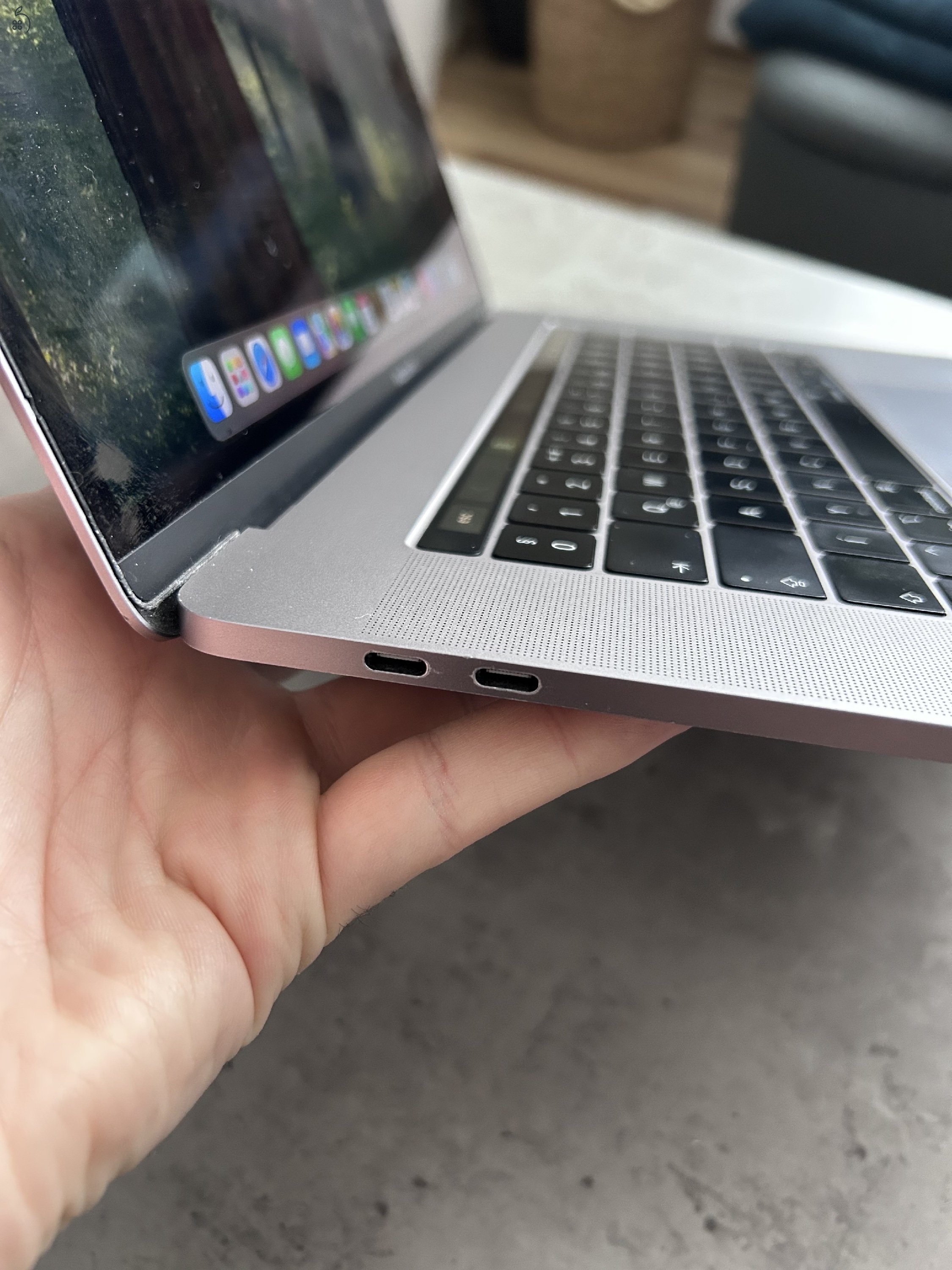 Macbook Pro 15” (2018)