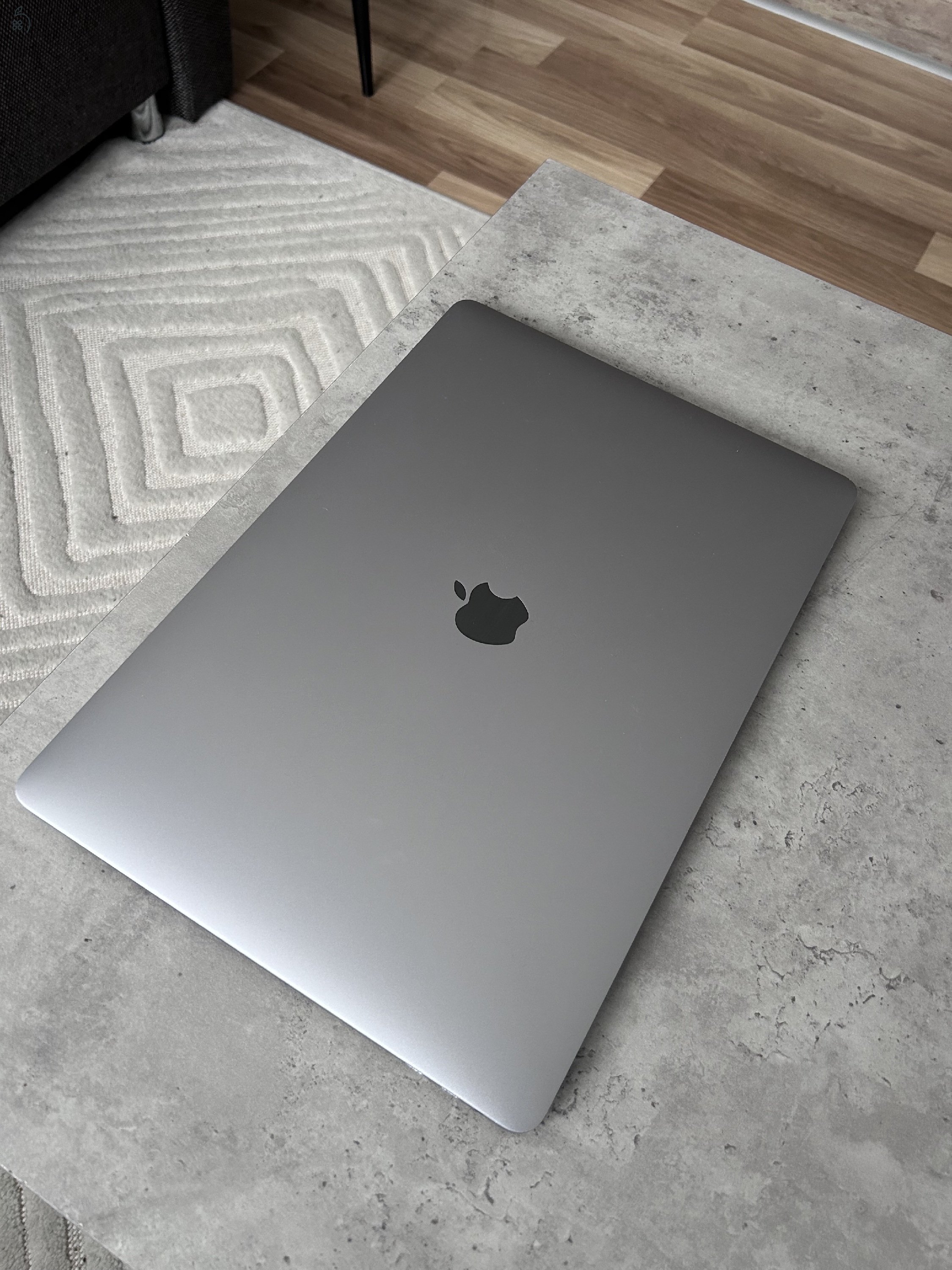 Macbook Pro 15” (2018)
